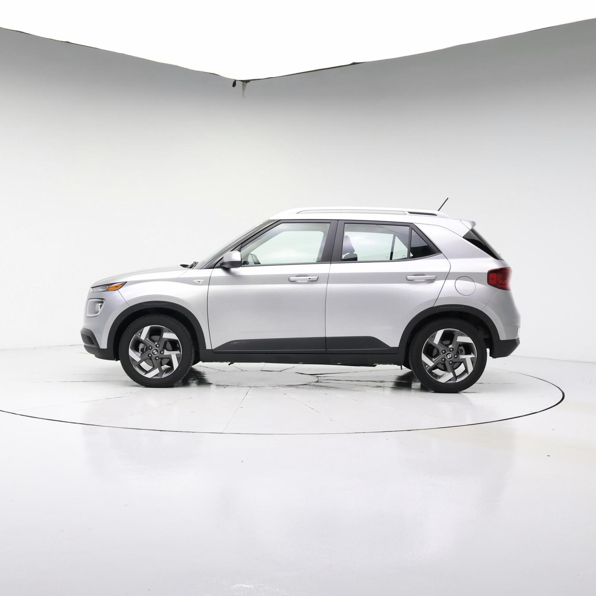 Thumbnail: 2025 Hyundai Venue - 3