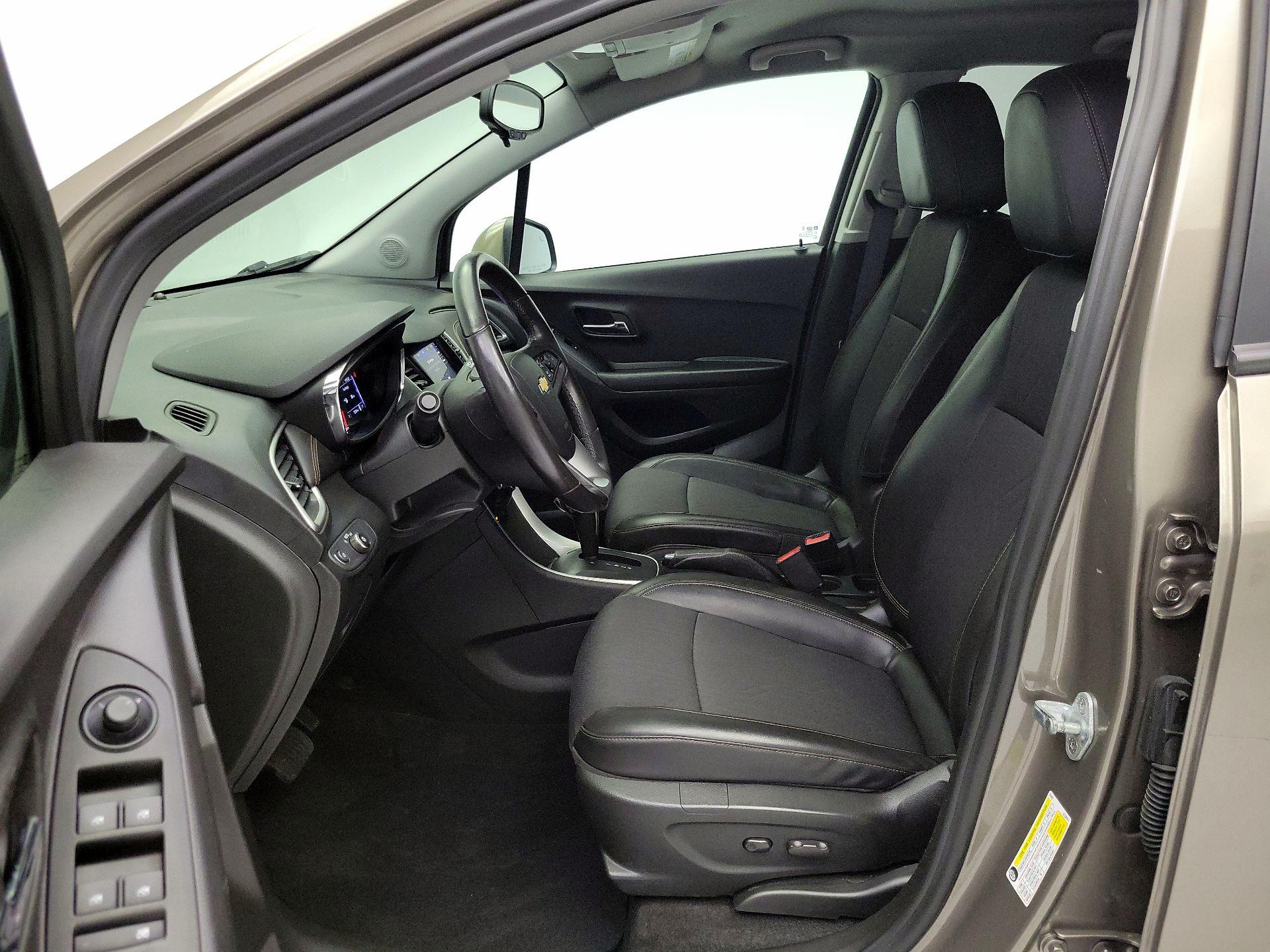 Thumbnail: 2022 Chevrolet Trax - 11