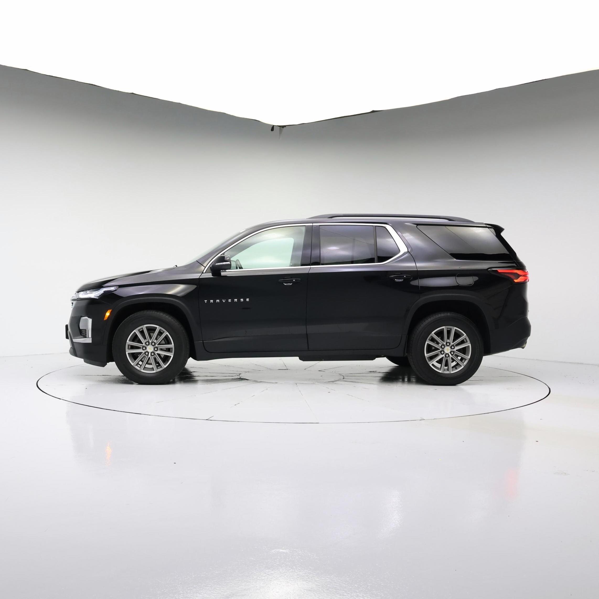 Thumbnail: 2022 Chevrolet Traverse - 3