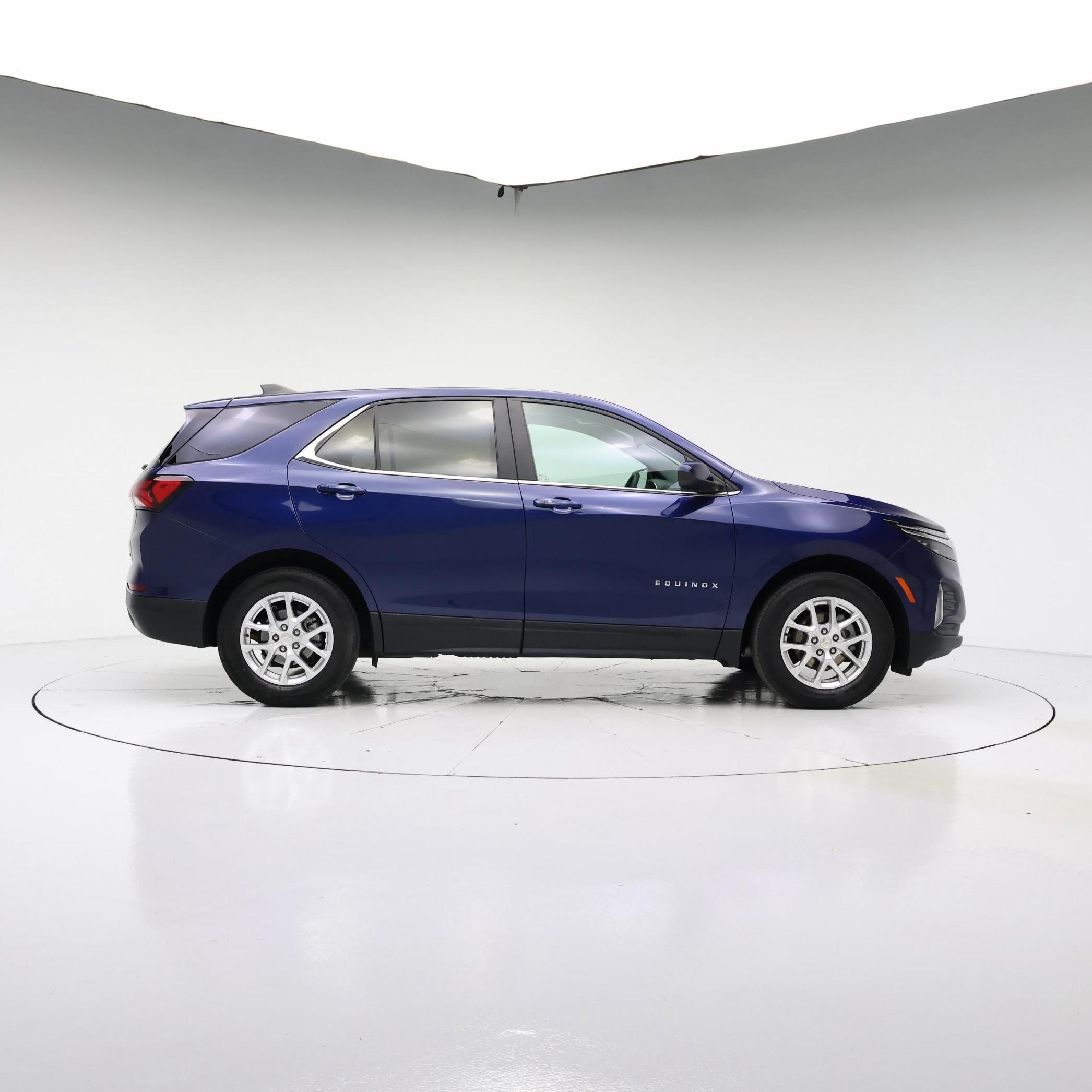 Thumbnail: 2022 Chevrolet Equinox - 3