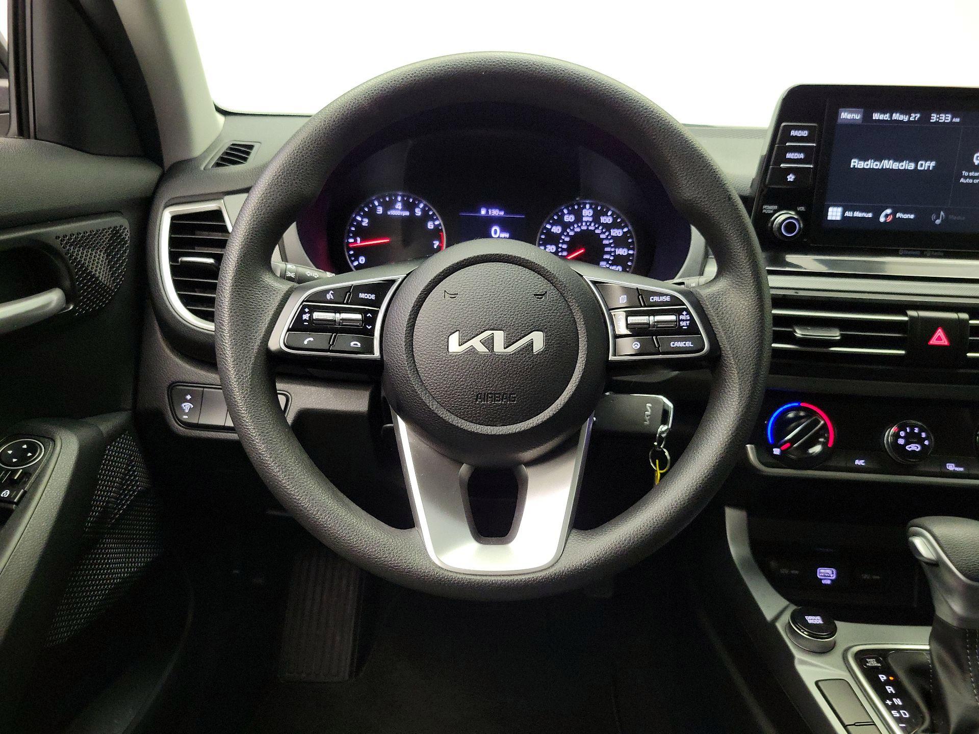 Thumbnail: 2023 Kia Seltos - 10