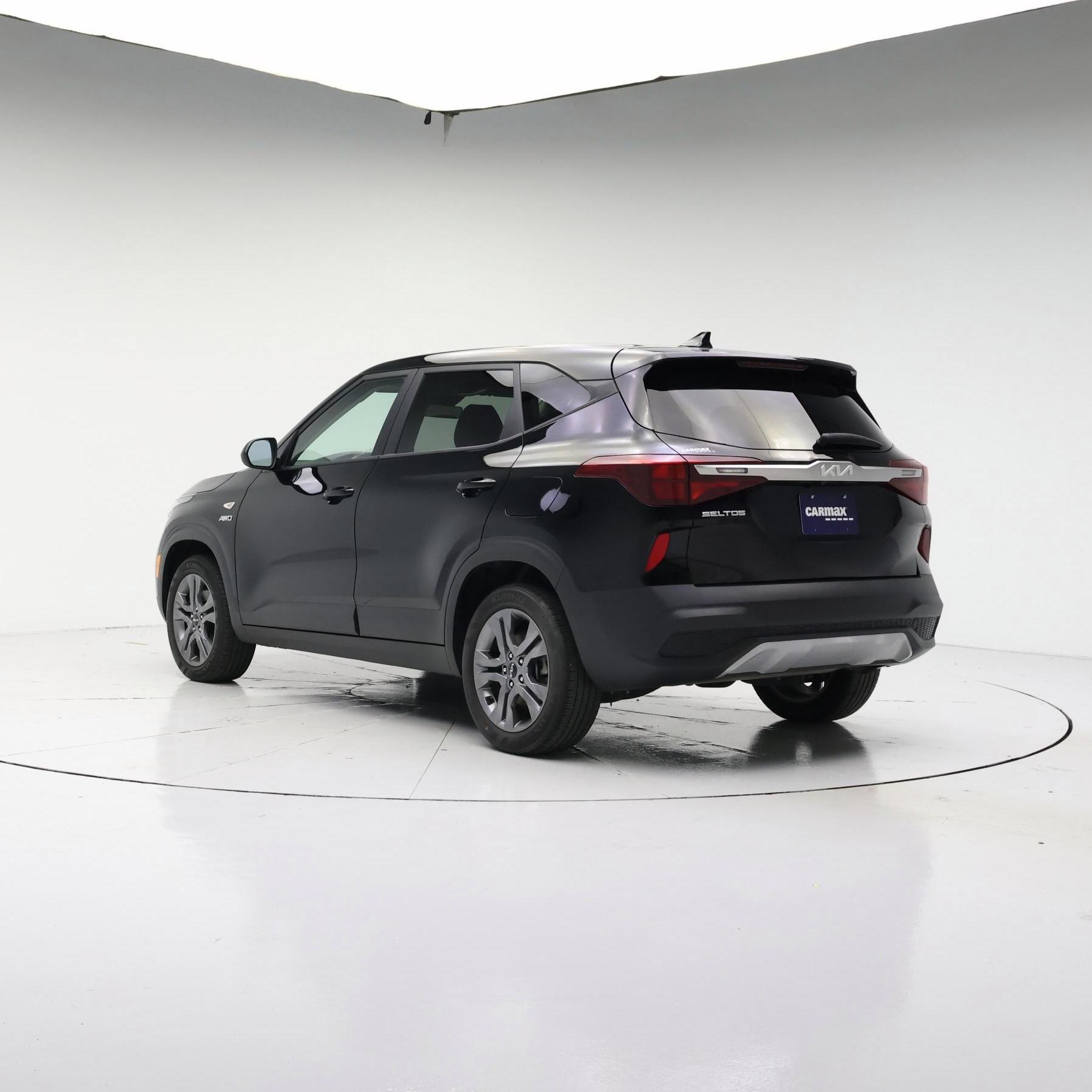 Thumbnail: 2023 Kia Seltos - 2