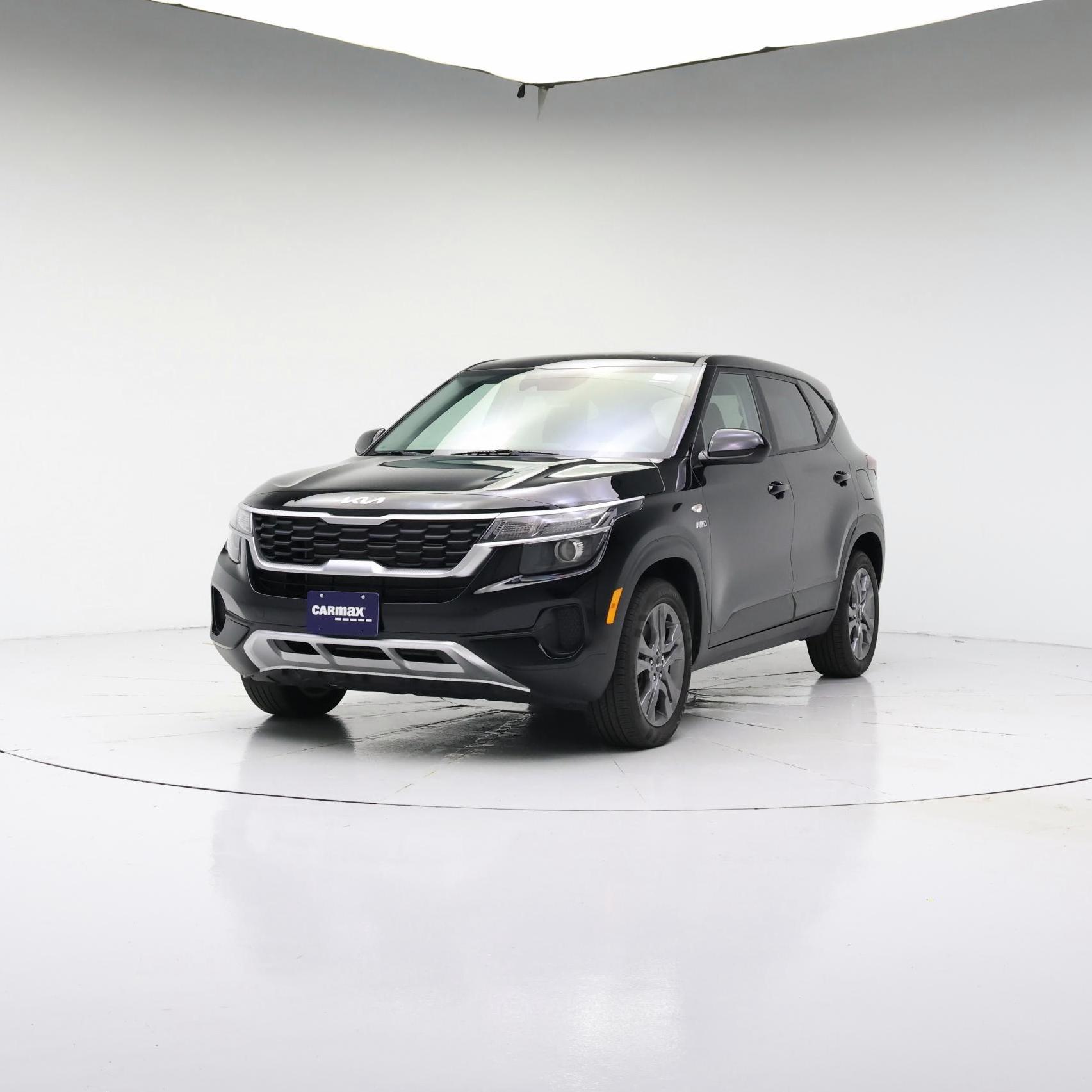 Thumbnail: 2023 Kia Seltos - 4