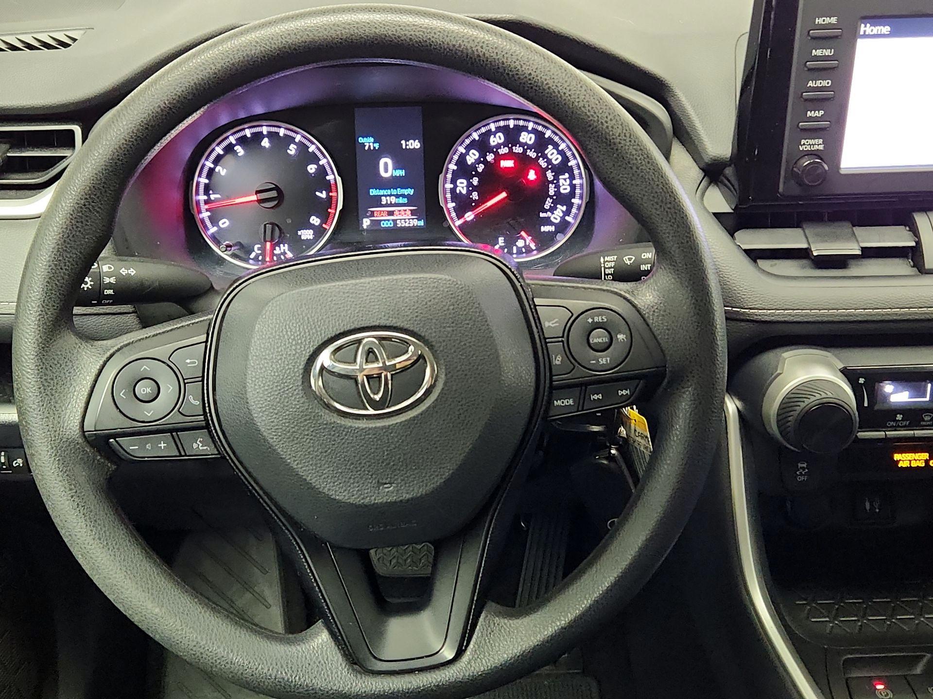 Thumbnail: 2019 Toyota RAV4 - 10