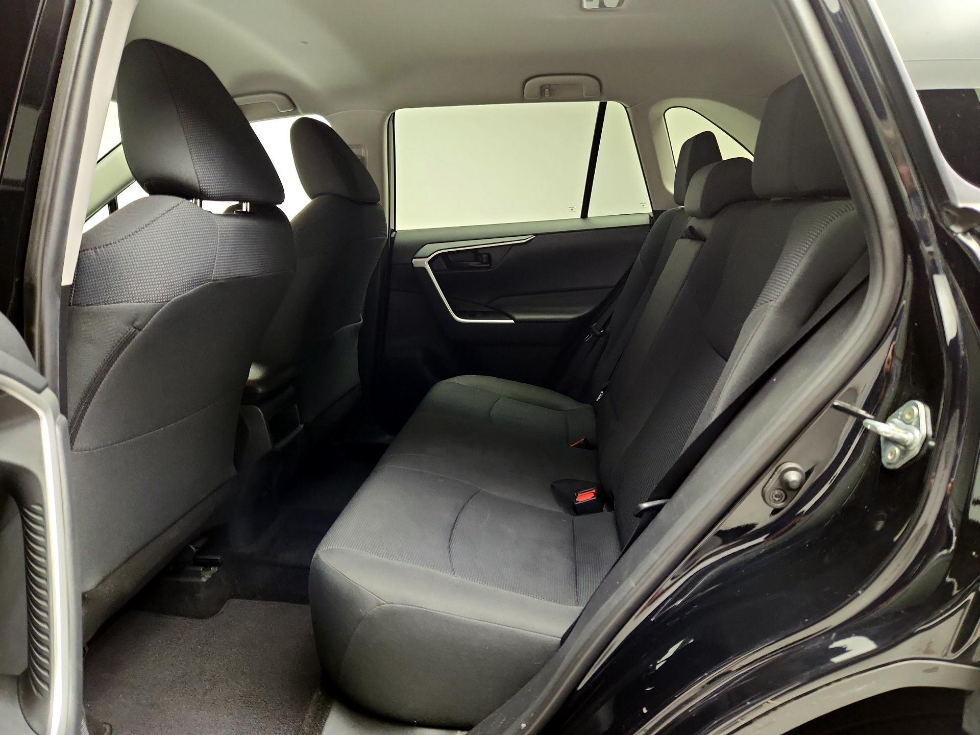Thumbnail: 2019 Toyota RAV4 - 19