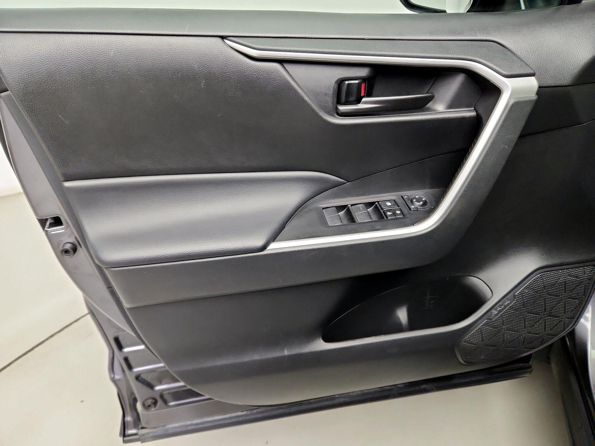 Thumbnail: 2023 Toyota RAV4 - 12