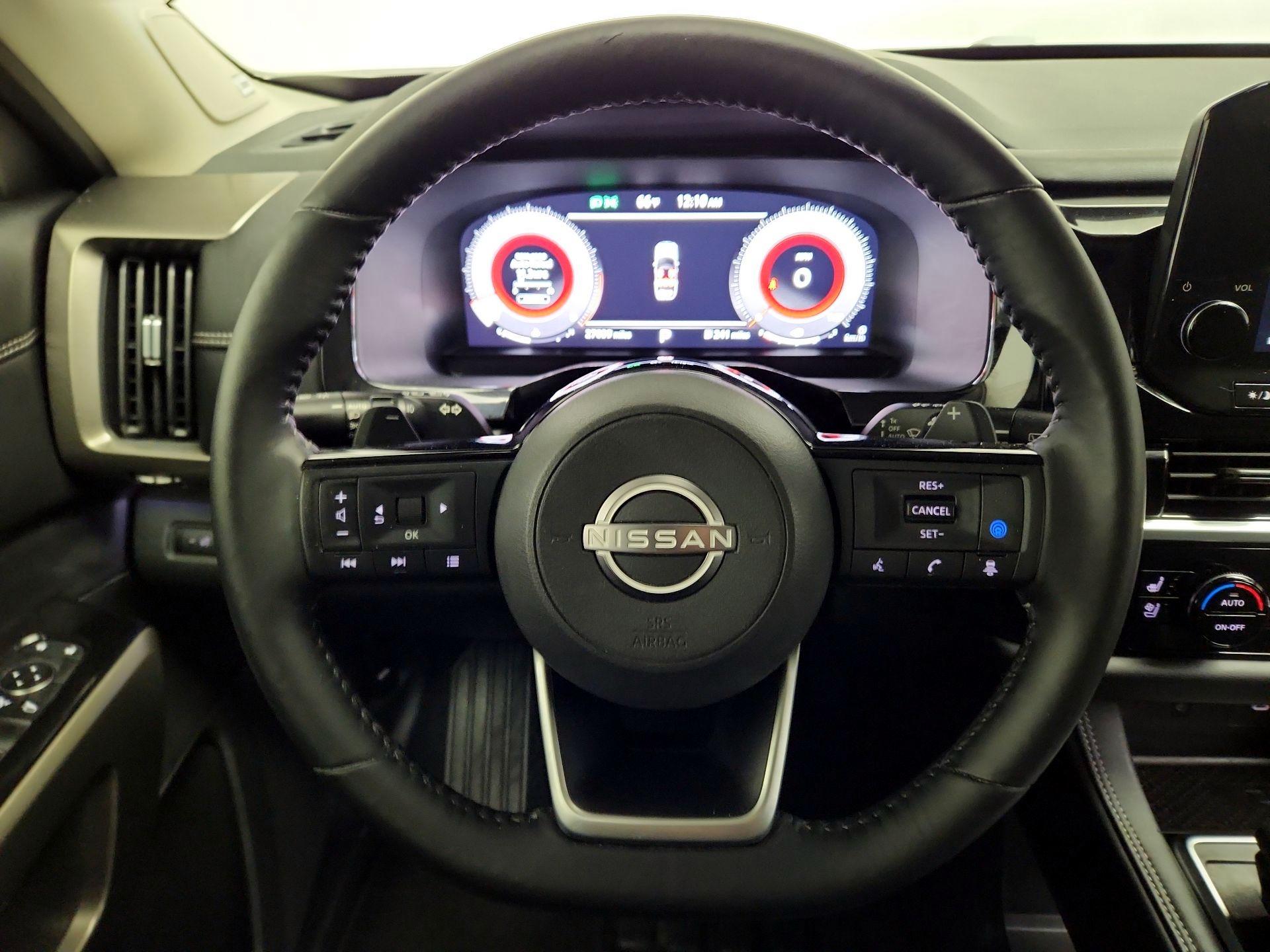 Thumbnail: 2022 Nissan Pathfinder - 10