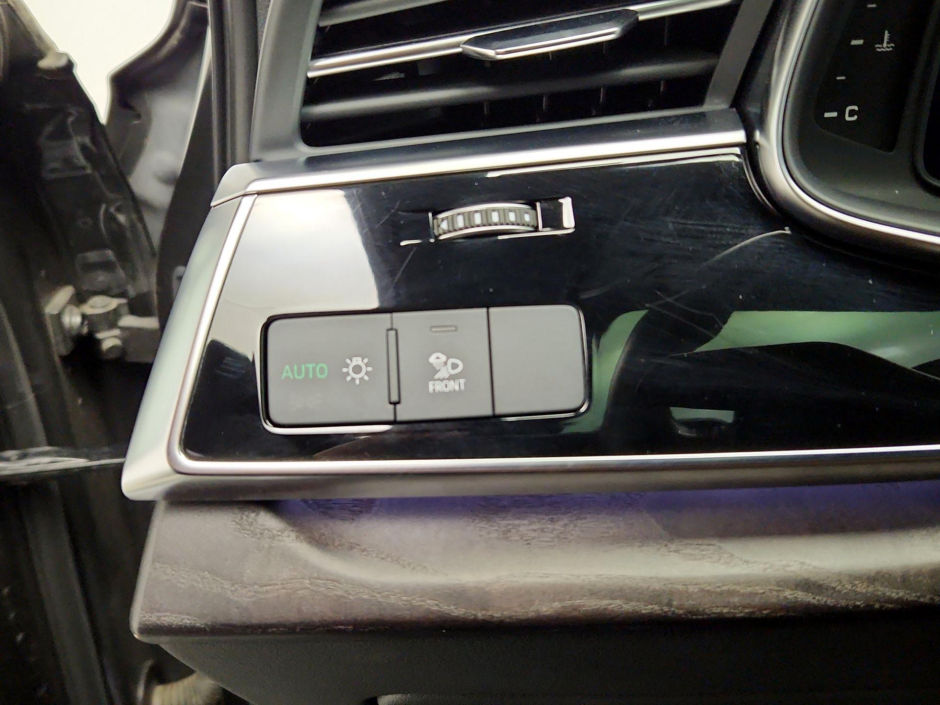 Thumbnail: 2021 Audi Q7 - 13
