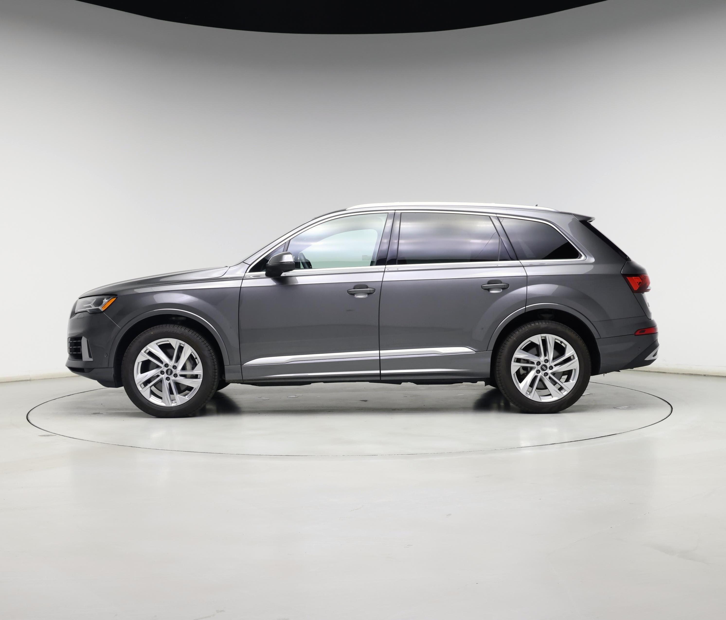 Thumbnail: 2021 Audi Q7 - 3