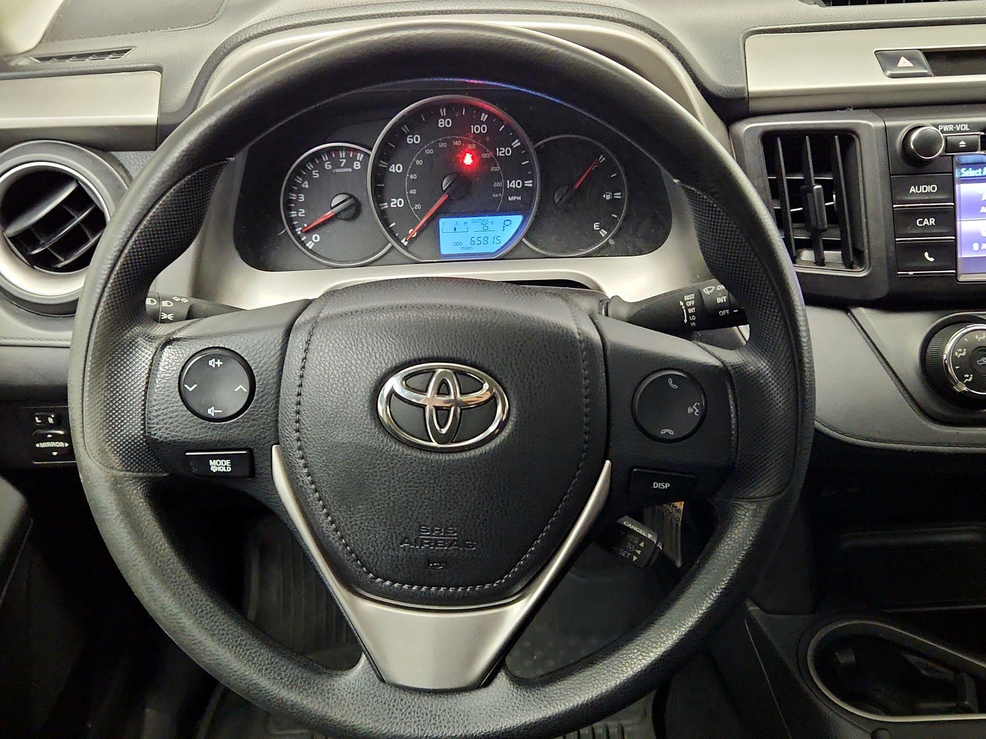 Thumbnail: 2016 Toyota RAV4 - 10