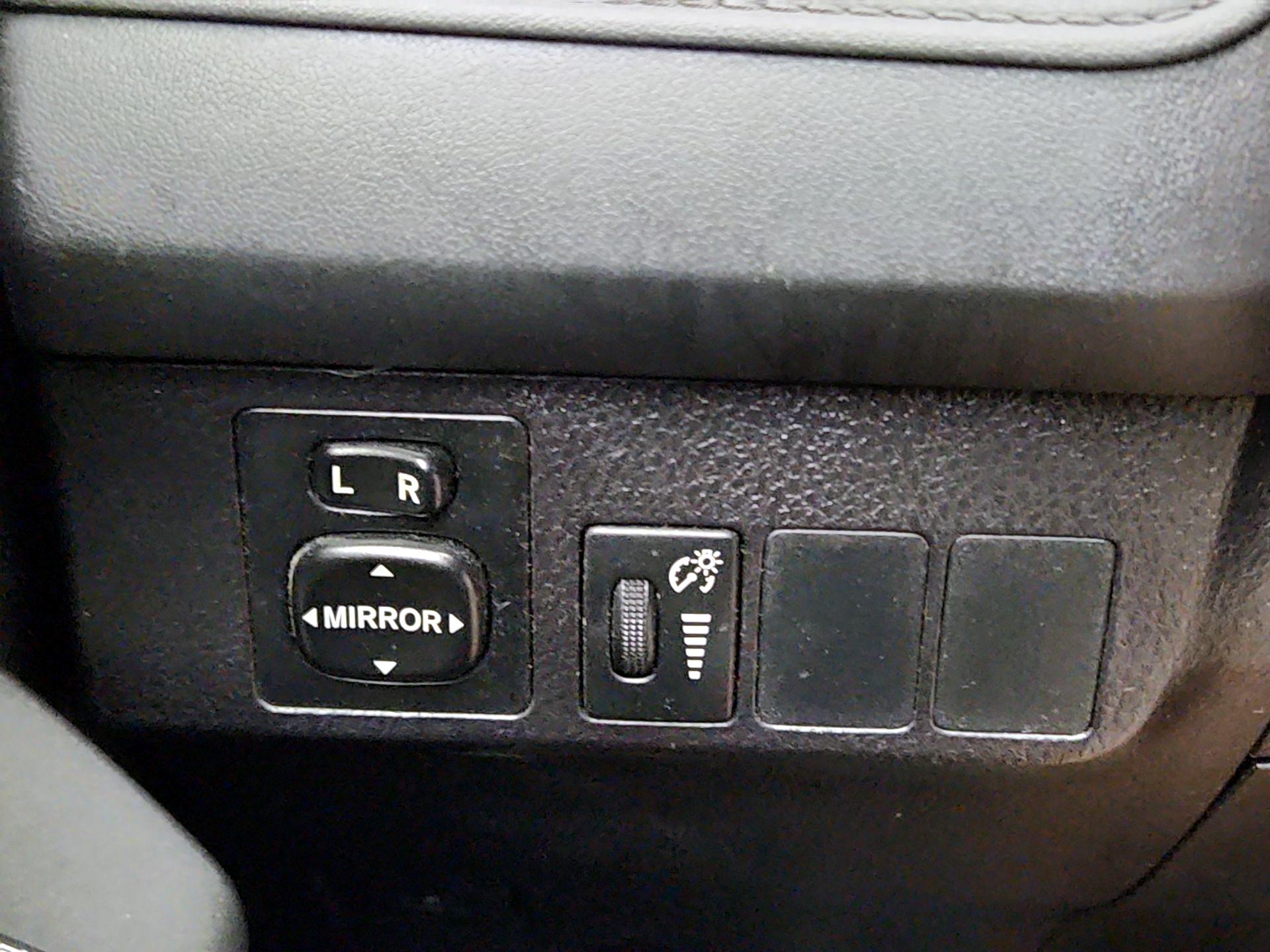 Thumbnail: 2016 Toyota RAV4 - 13