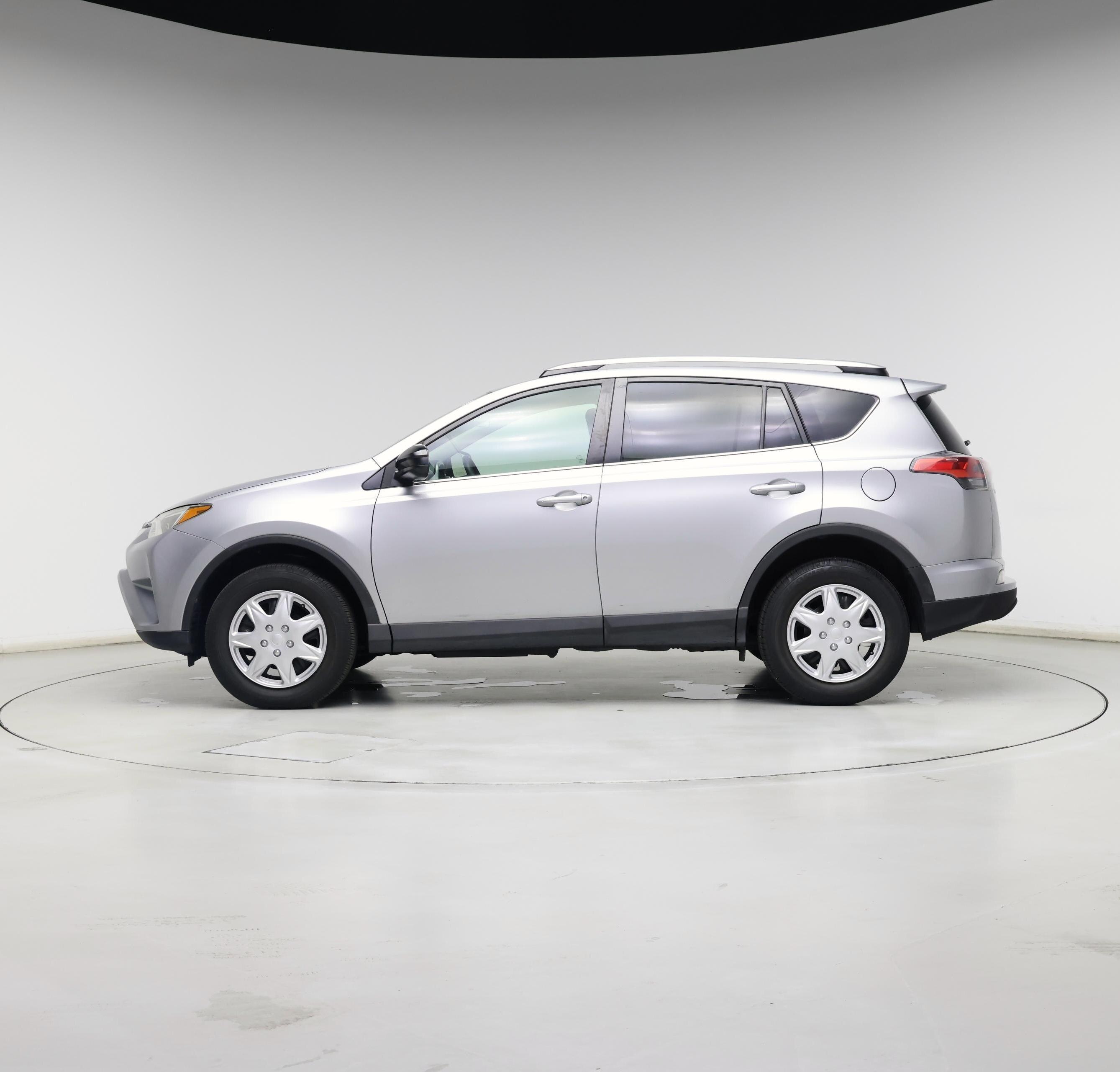 Thumbnail: 2016 Toyota RAV4 - 3