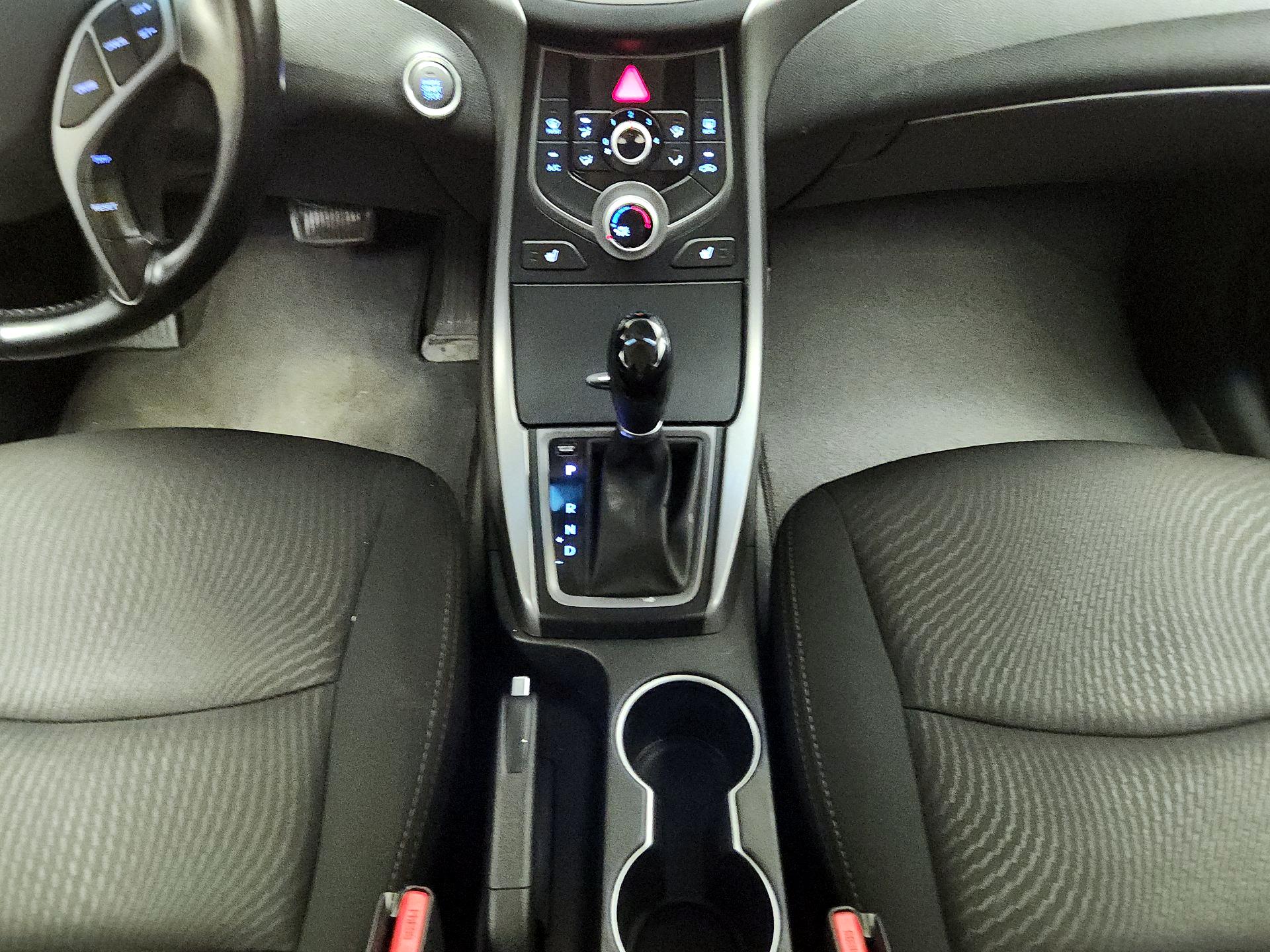 Thumbnail: 2016 Hyundai Elantra - 17