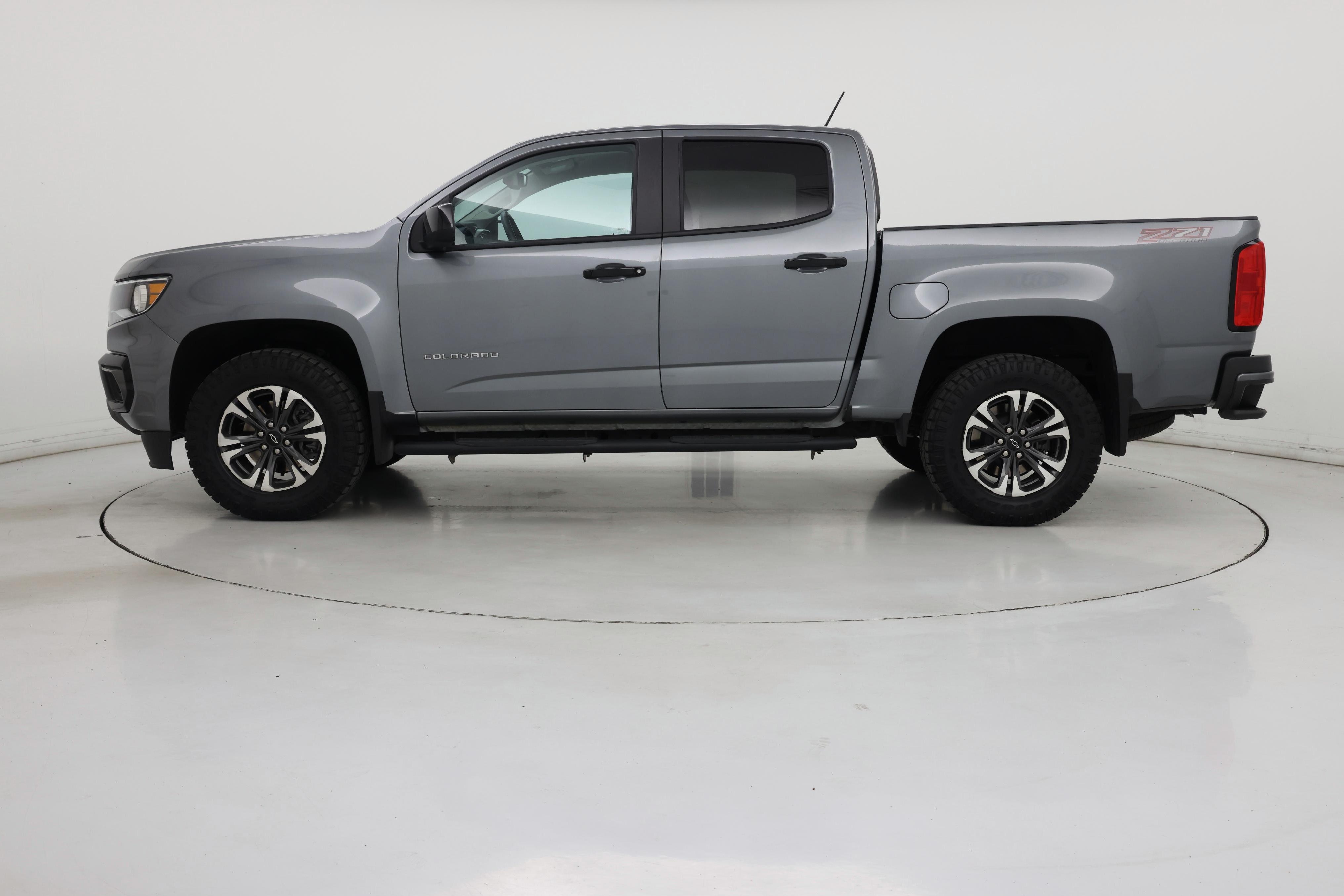 Thumbnail: 2022 Chevrolet Colorado - 3