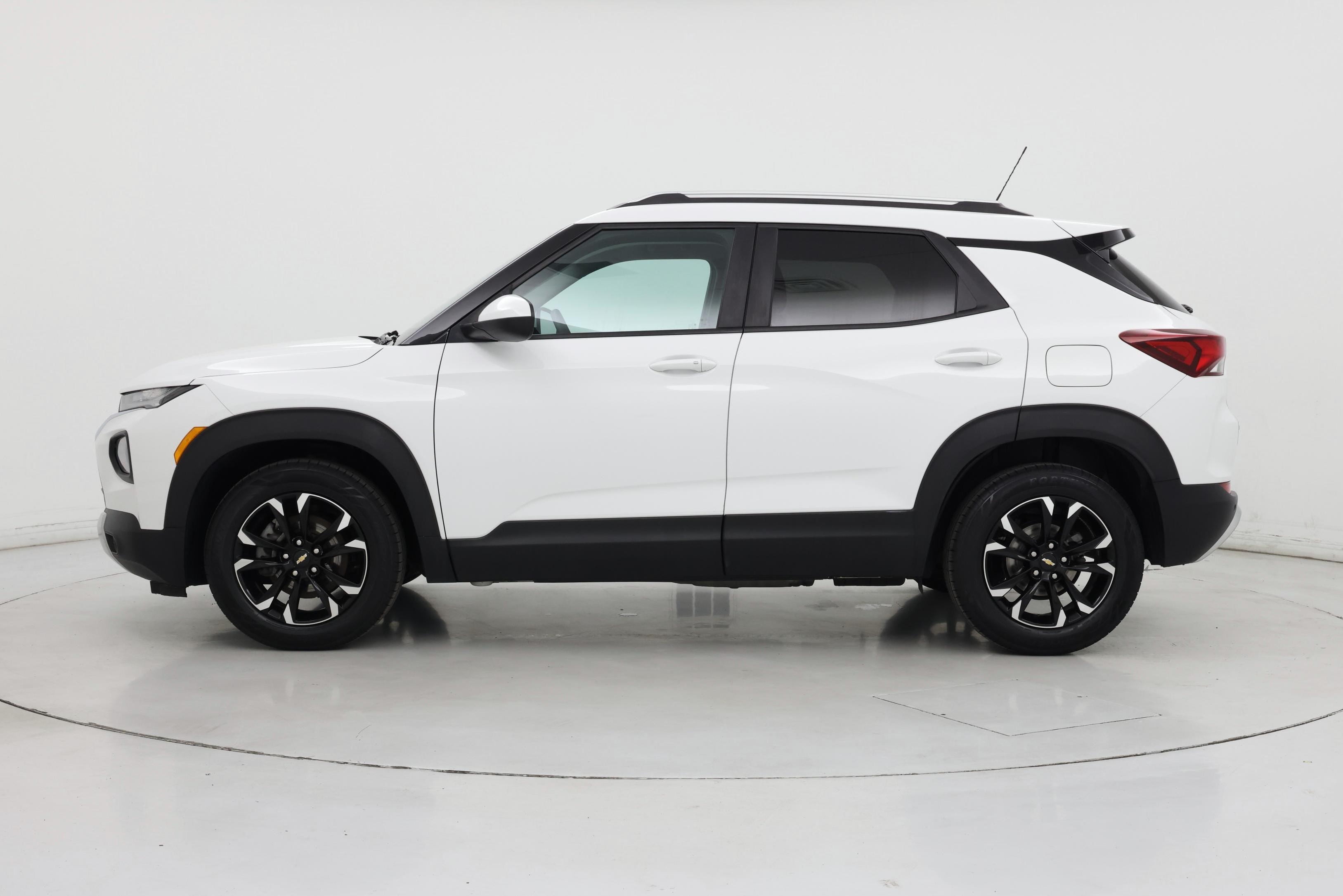Thumbnail: 2022 Chevrolet TrailBlazer - 3