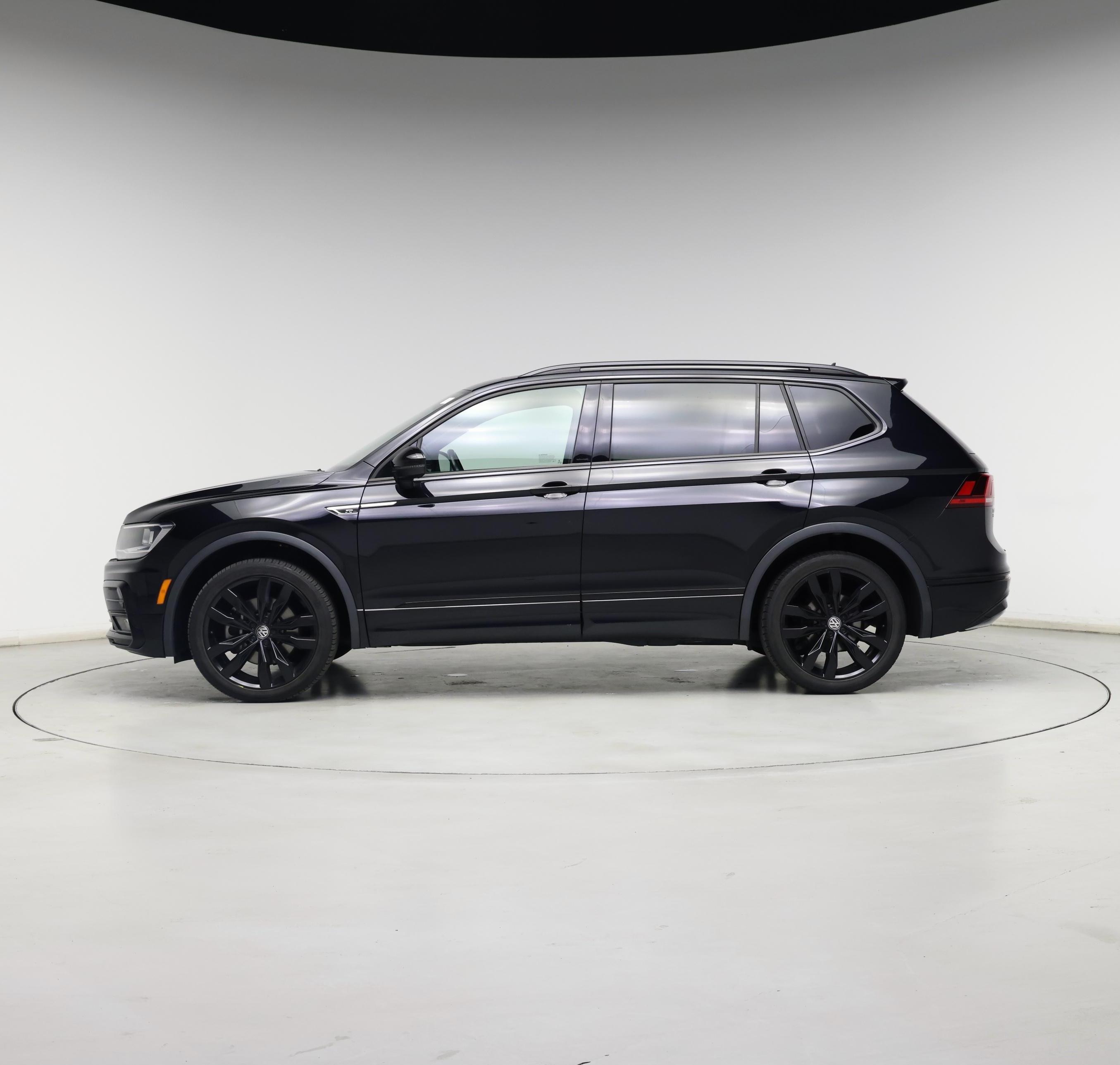 Thumbnail: 2021 Volkswagen Tiguan - 3