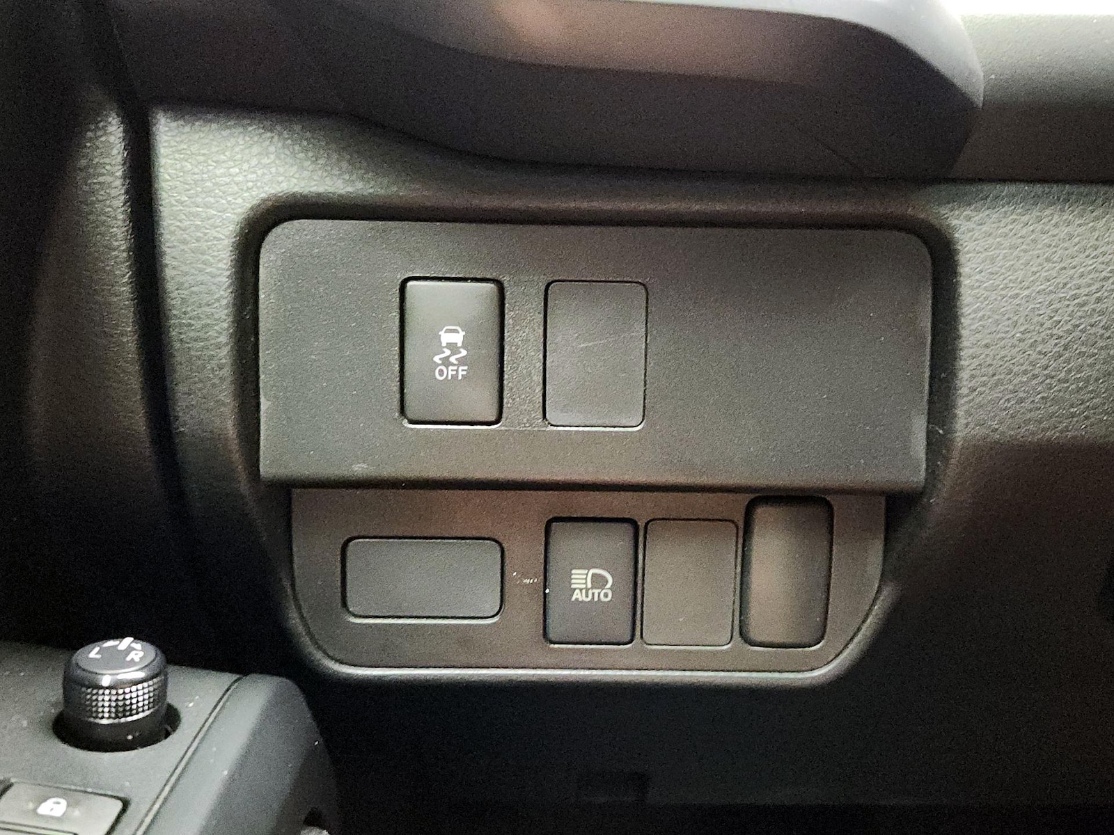 2022 Toyota Tacoma SR - Photo 12