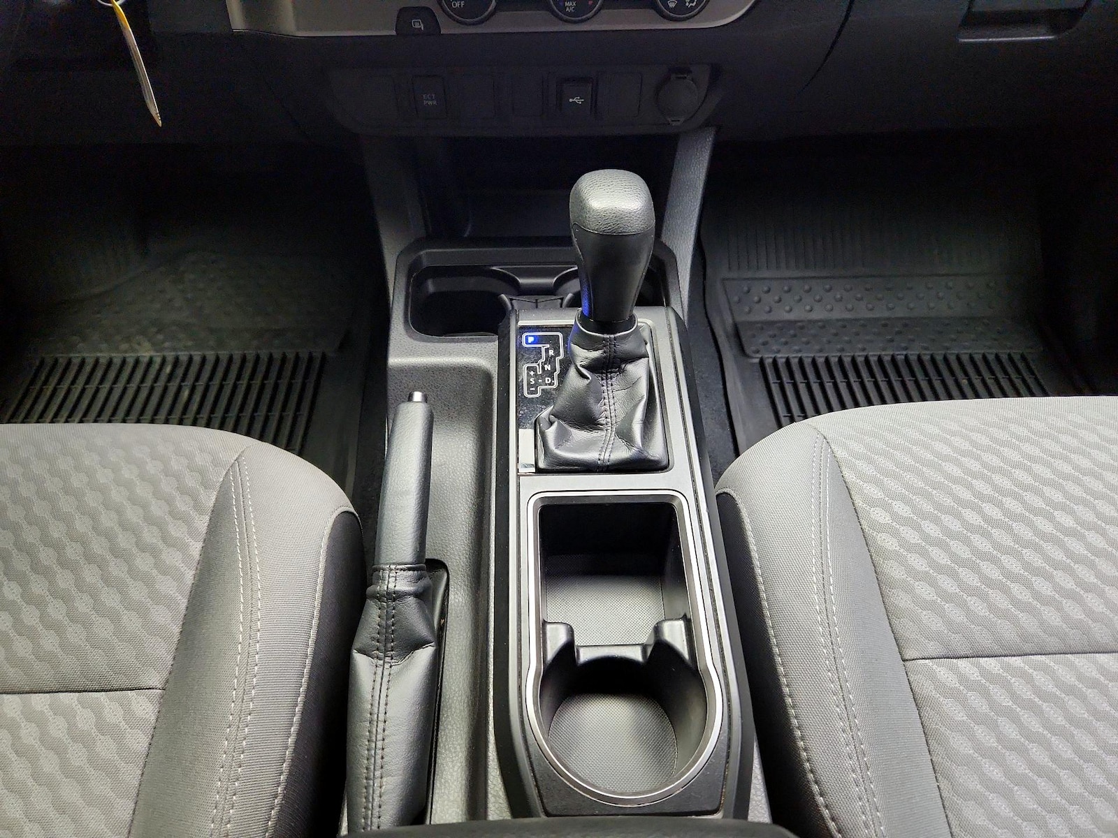 2022 Toyota Tacoma SR - Photo 16