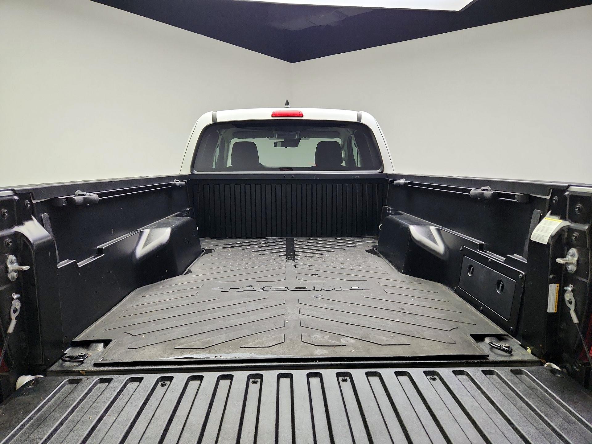 Thumbnail: 2022 Toyota Tacoma - 17