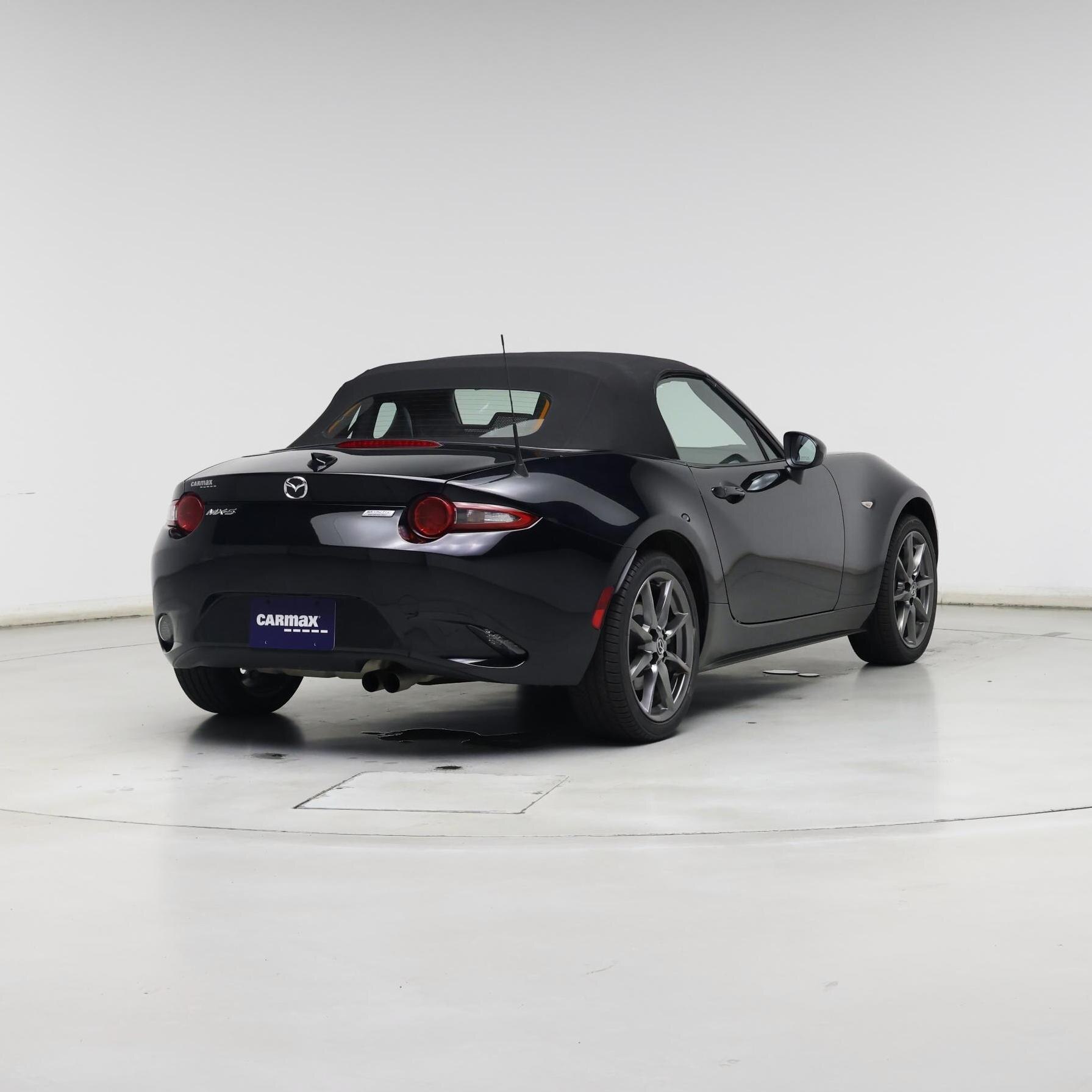 Thumbnail: 2016 Mazda MX-5 Miata - 8