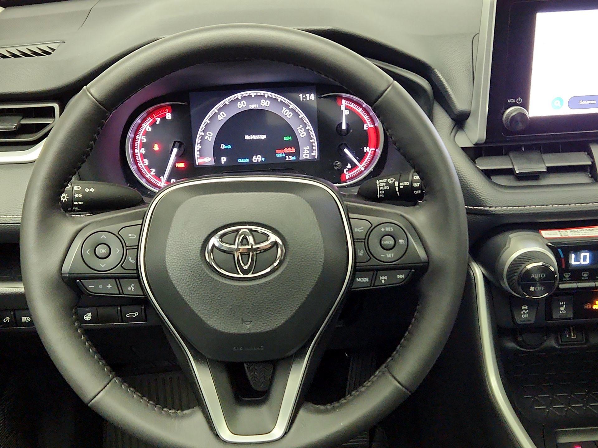 Thumbnail: 2025 Toyota RAV4 - 10