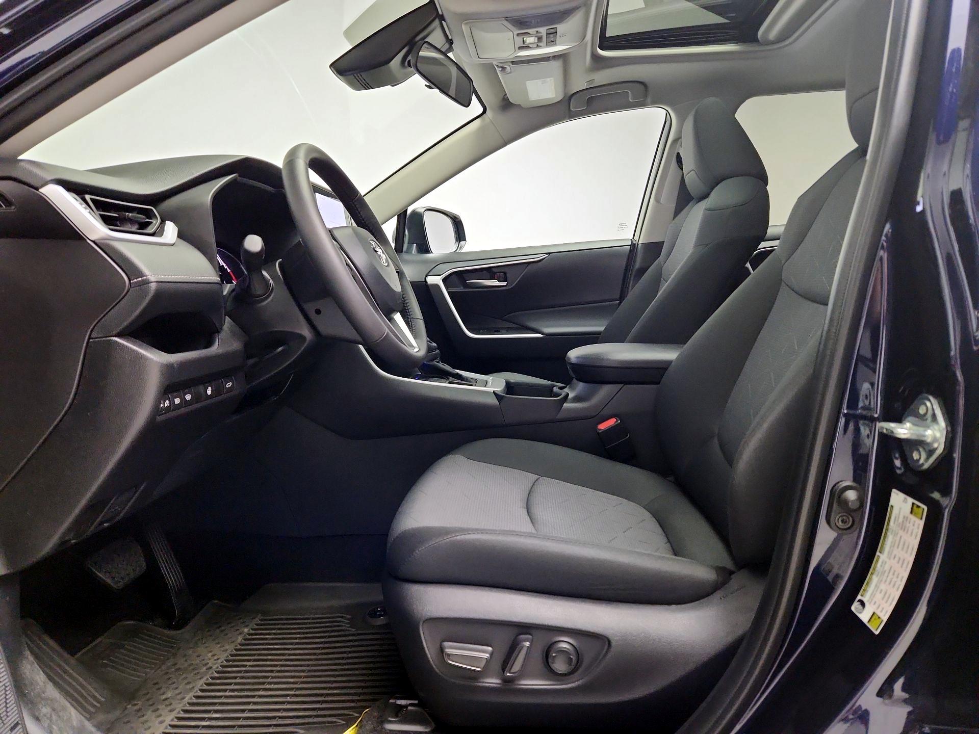 Thumbnail: 2025 Toyota RAV4 - 11