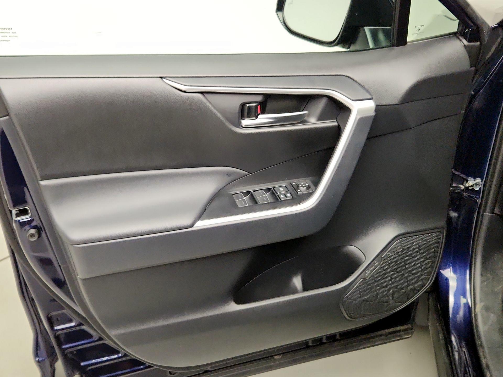 Thumbnail: 2025 Toyota RAV4 - 12