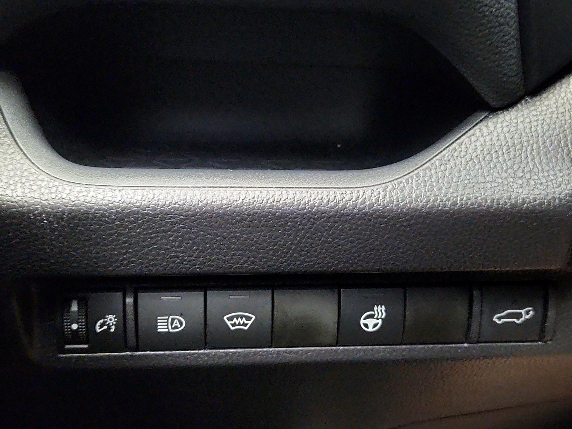Thumbnail: 2025 Toyota RAV4 - 13