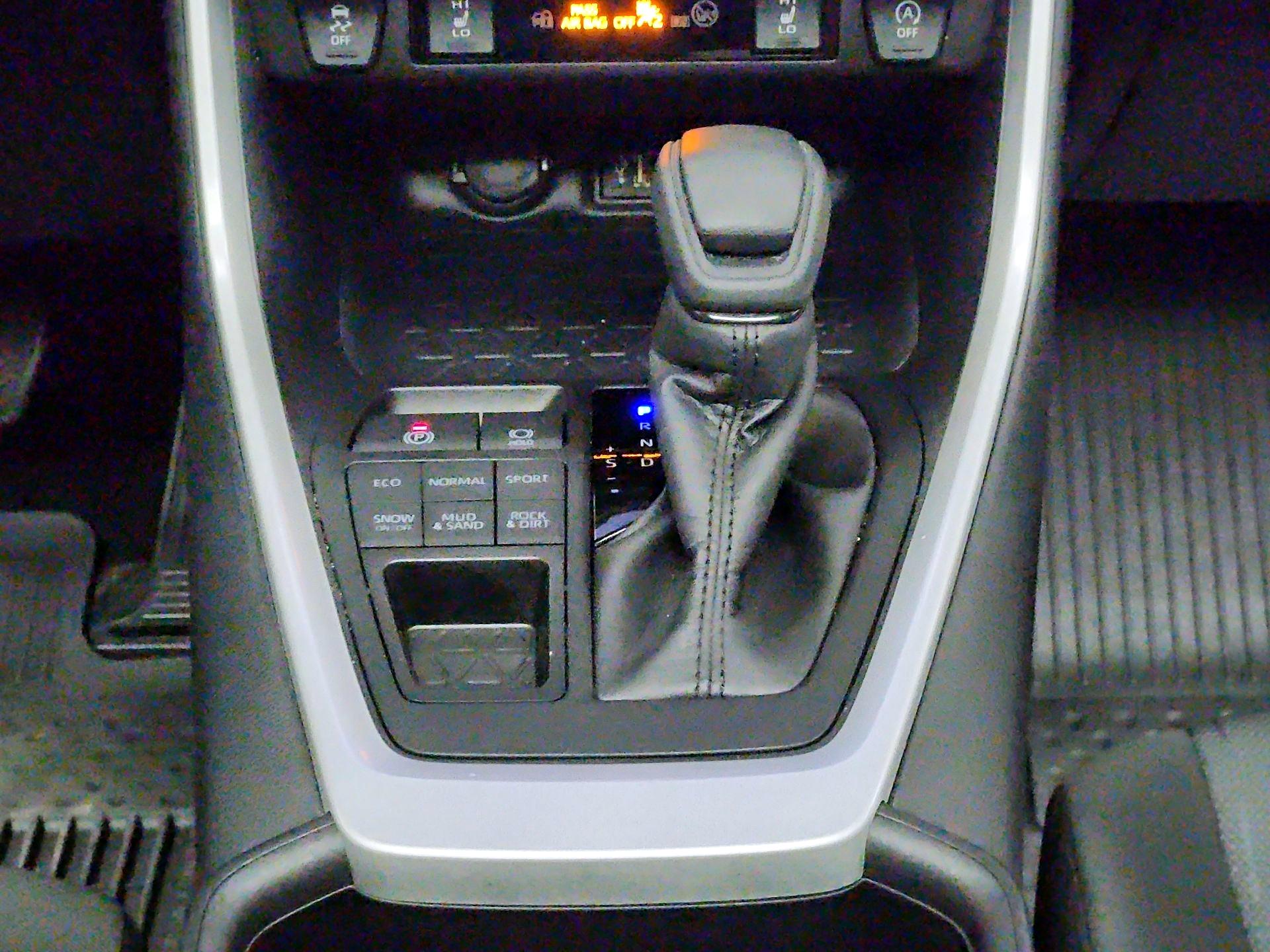 Thumbnail: 2025 Toyota RAV4 - 17