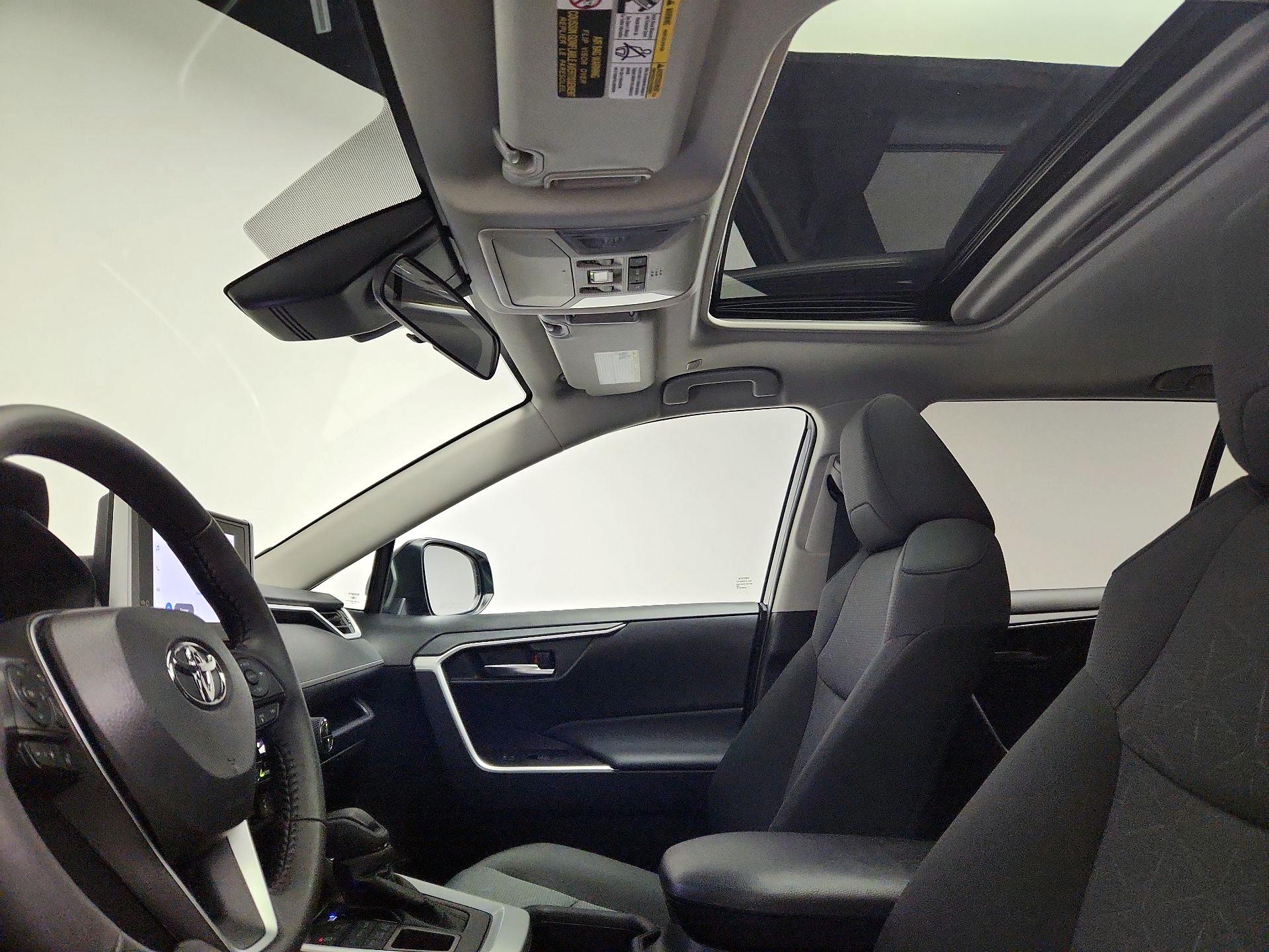 Thumbnail: 2025 Toyota RAV4 - 19