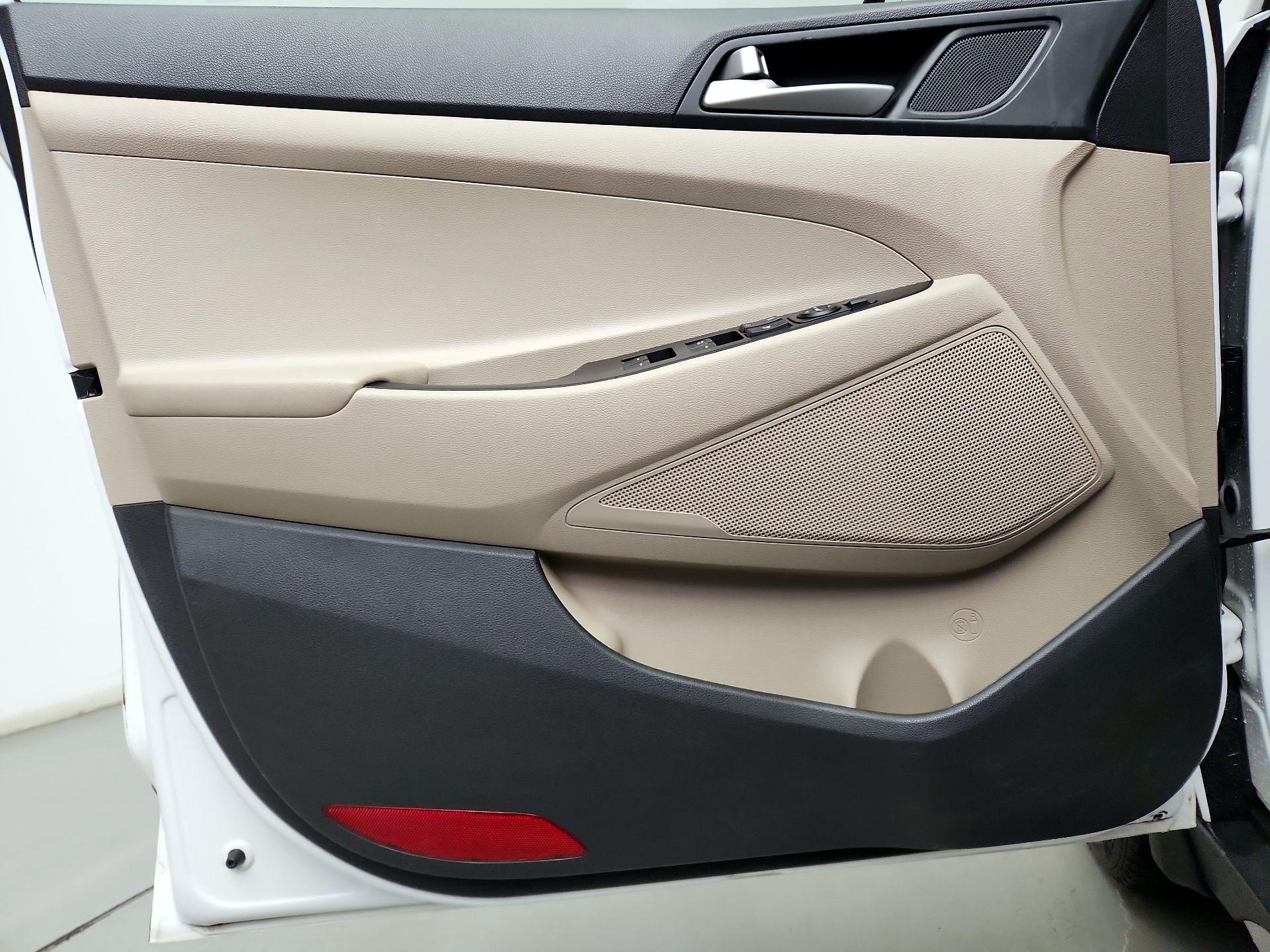Thumbnail: 2018 Hyundai Tucson - 12