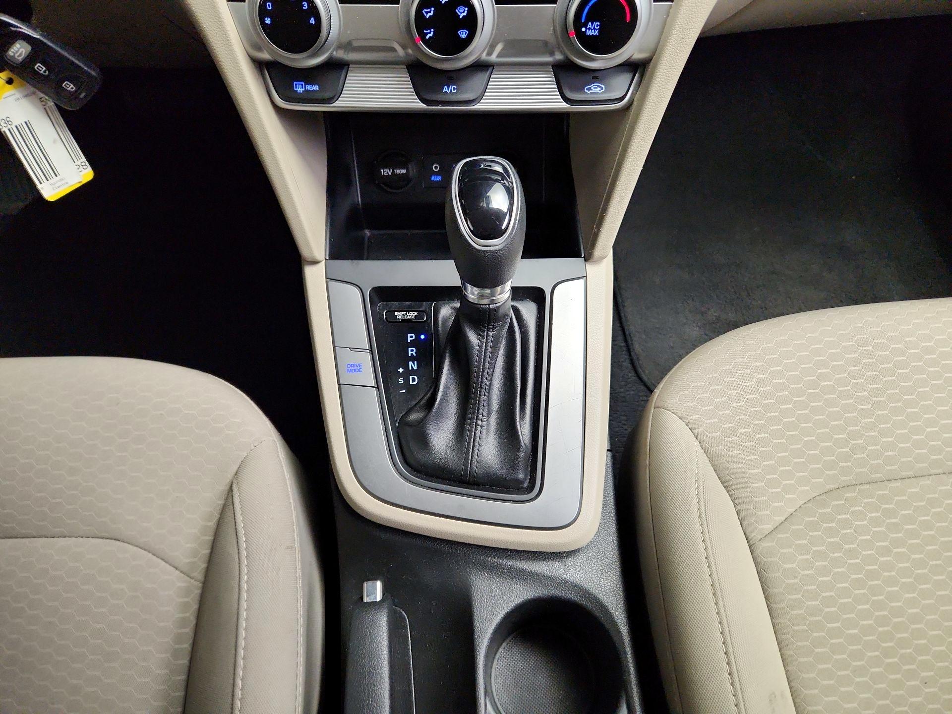 Thumbnail: 2019 Hyundai Elantra - 17