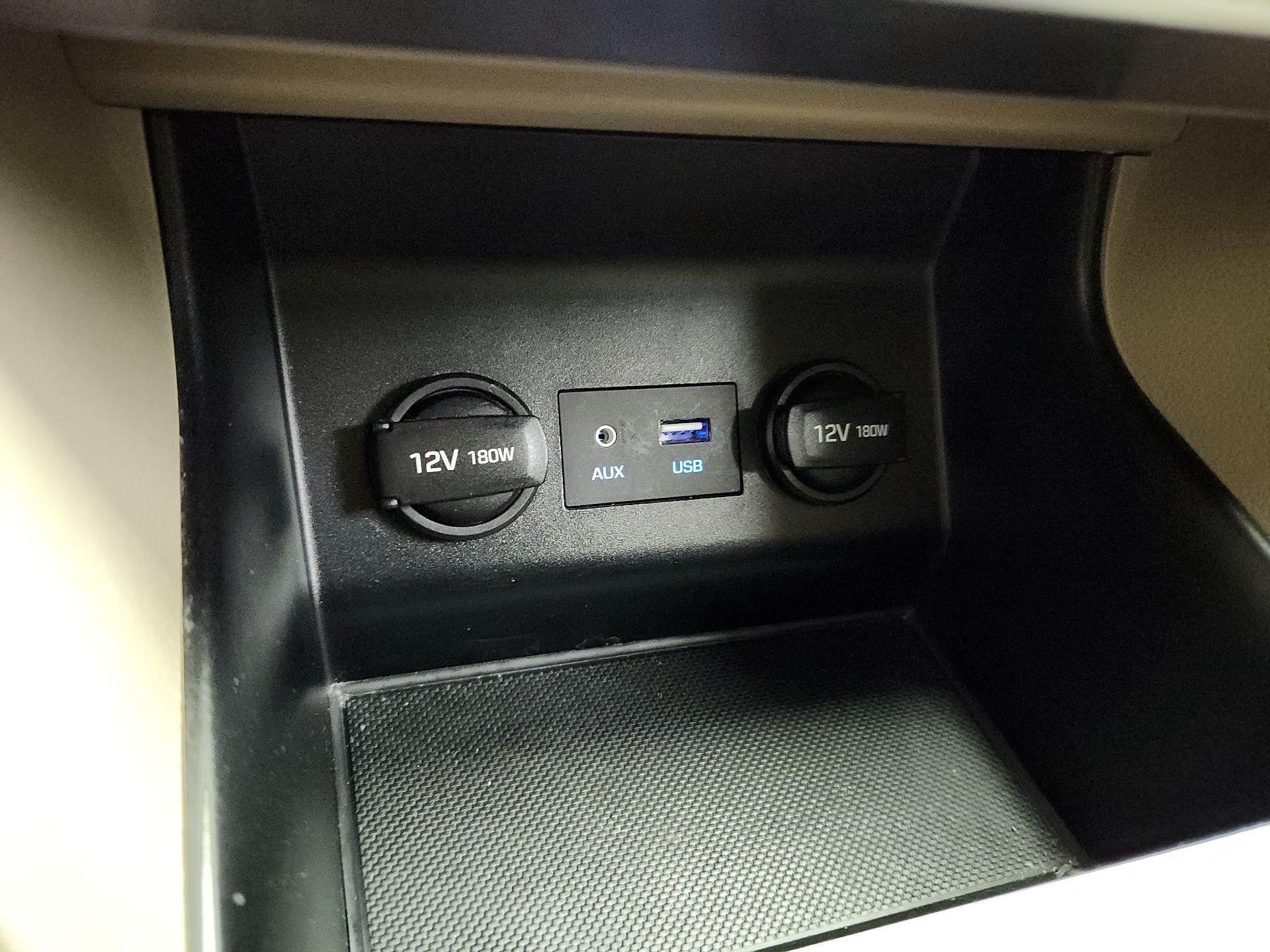 Thumbnail: 2019 Hyundai Elantra - 18