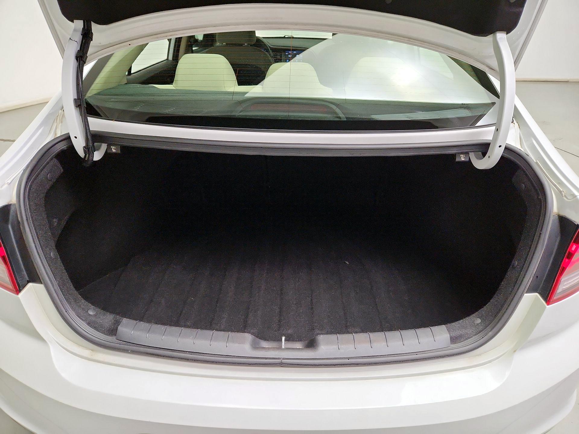 Thumbnail: 2019 Hyundai Elantra - 20