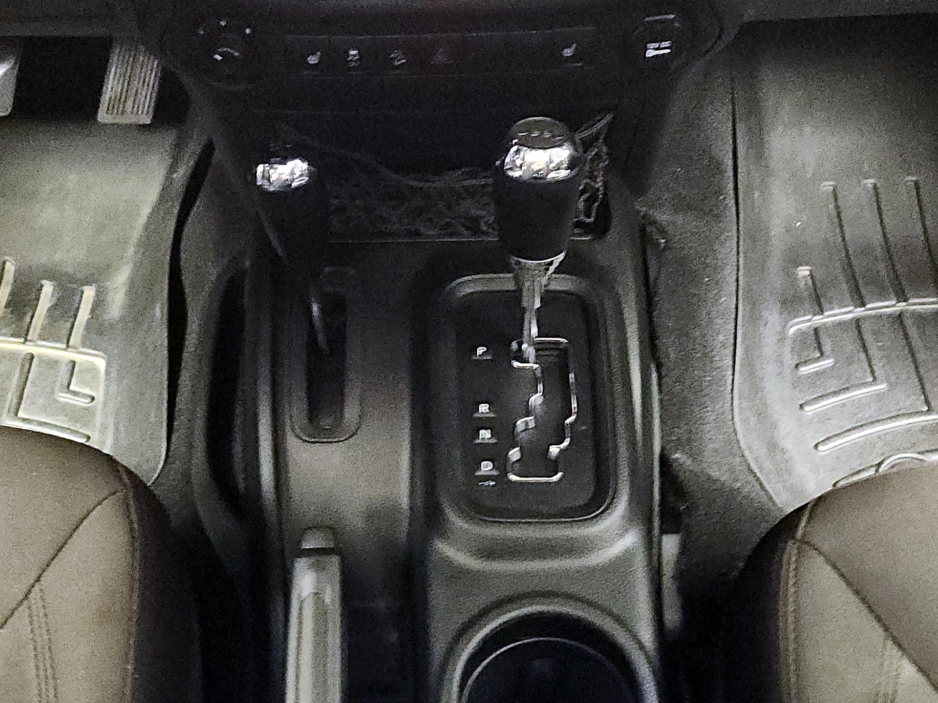 Thumbnail: 2017 Jeep Wrangler - 15