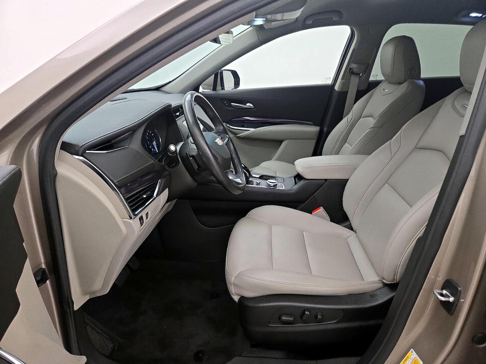 2023 Cadillac XT4 Luxury - Photo 12