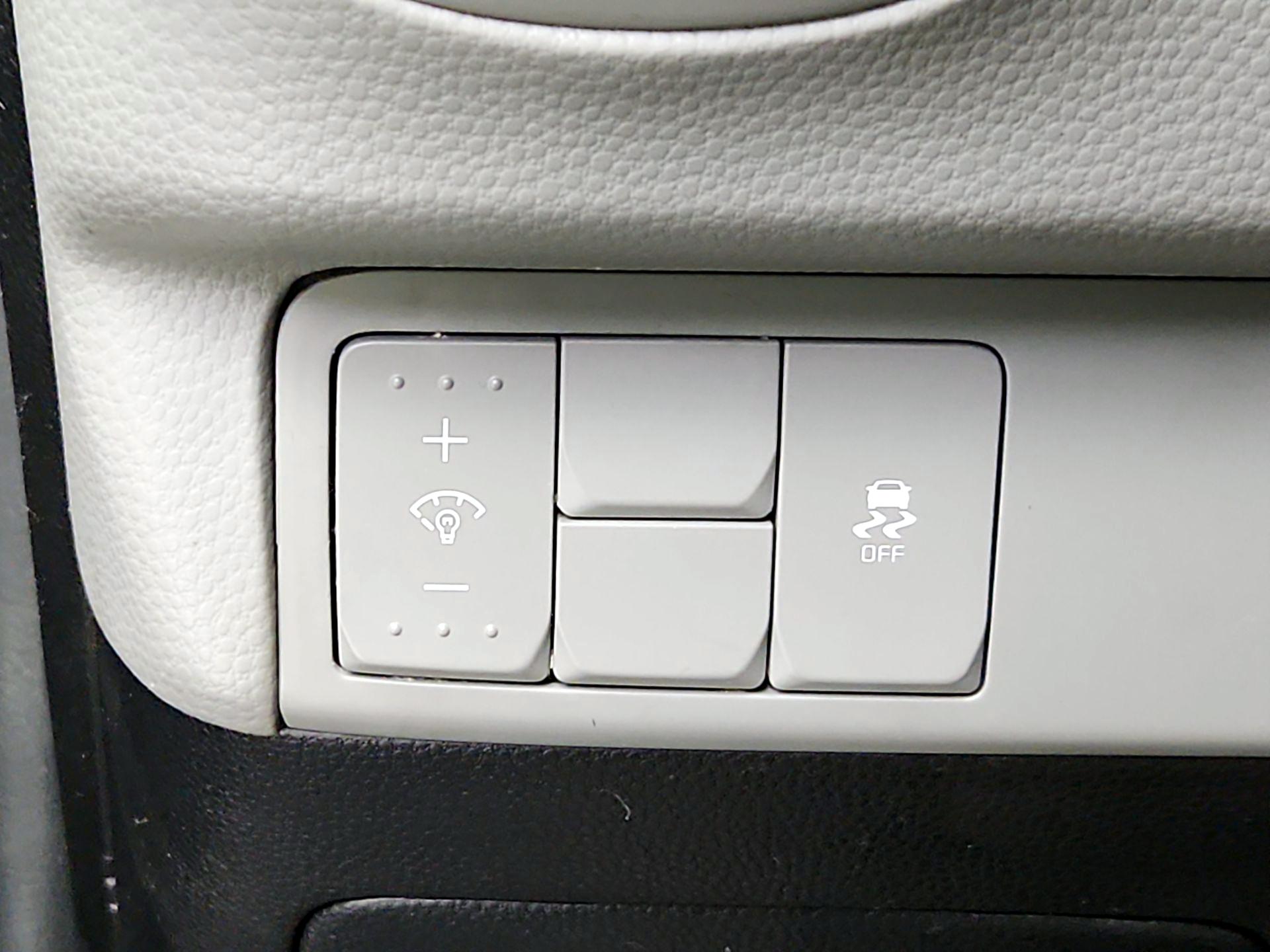 Thumbnail: 2018 Kia Soul - 13