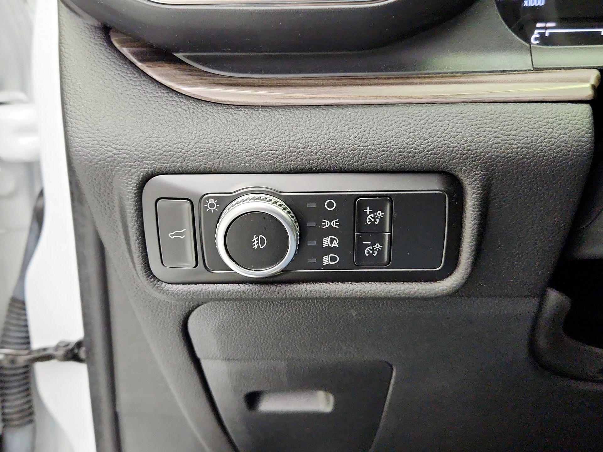 Thumbnail: 2023 Ford Explorer - 13