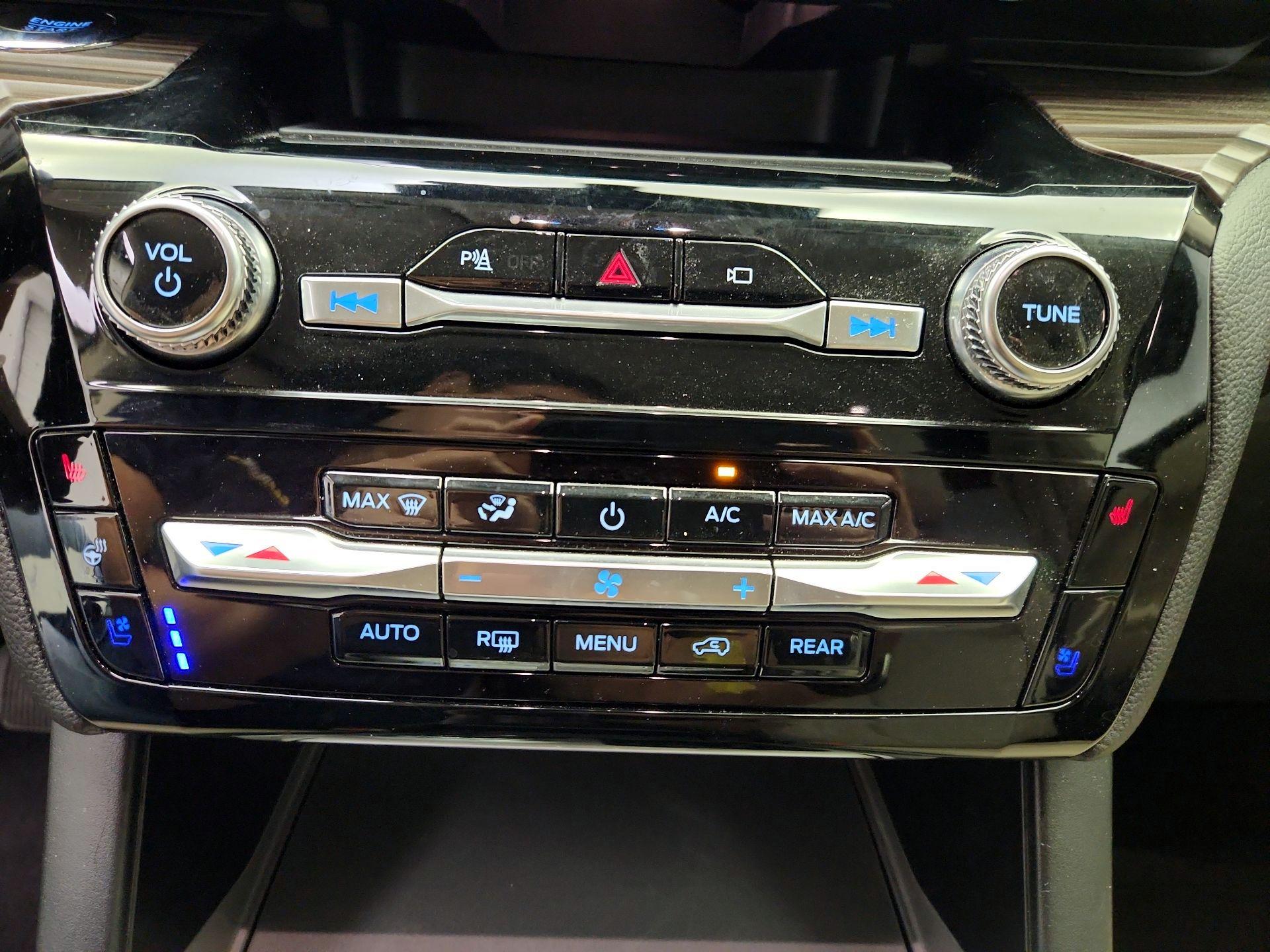 Thumbnail: 2023 Ford Explorer - 17