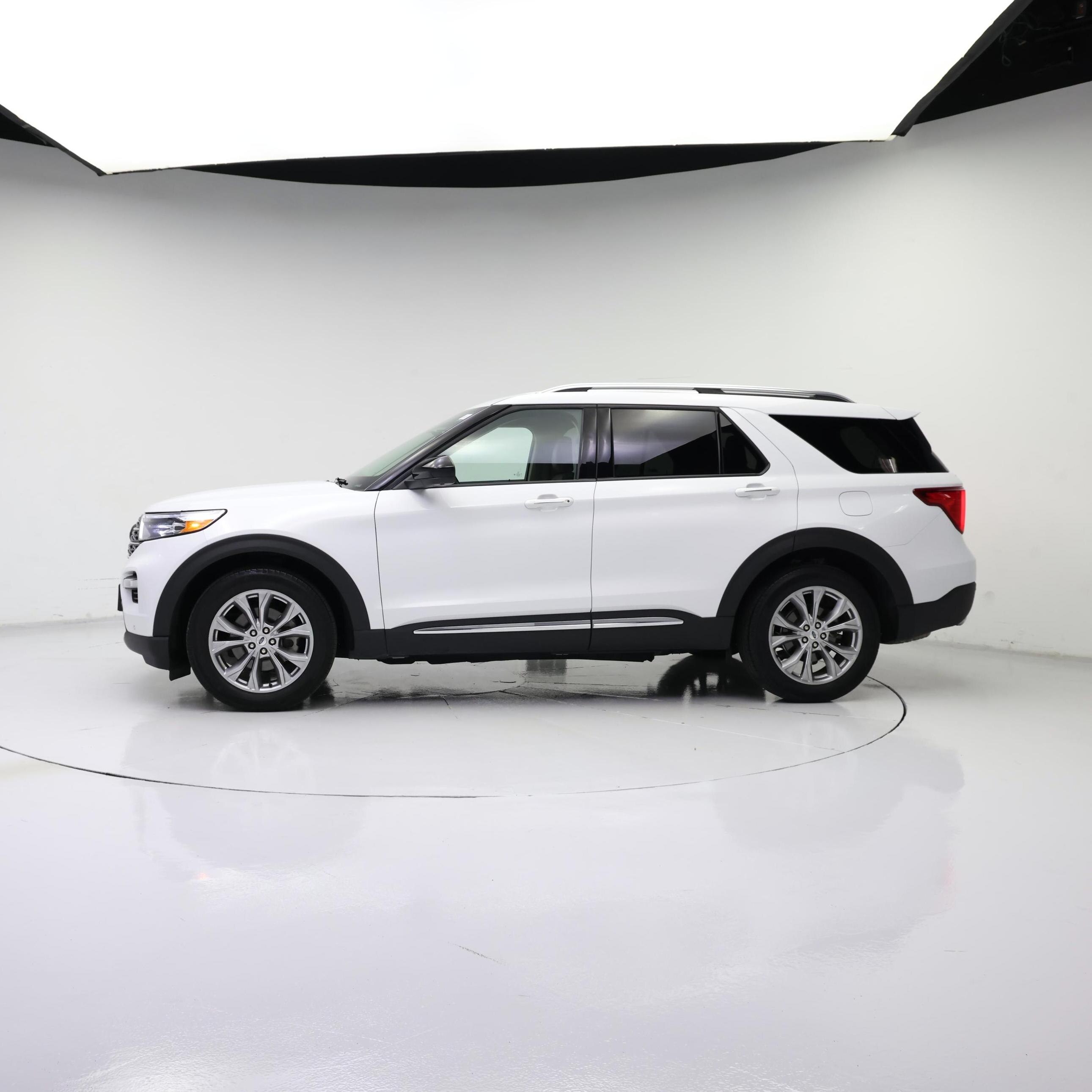 Thumbnail: 2023 Ford Explorer - 3