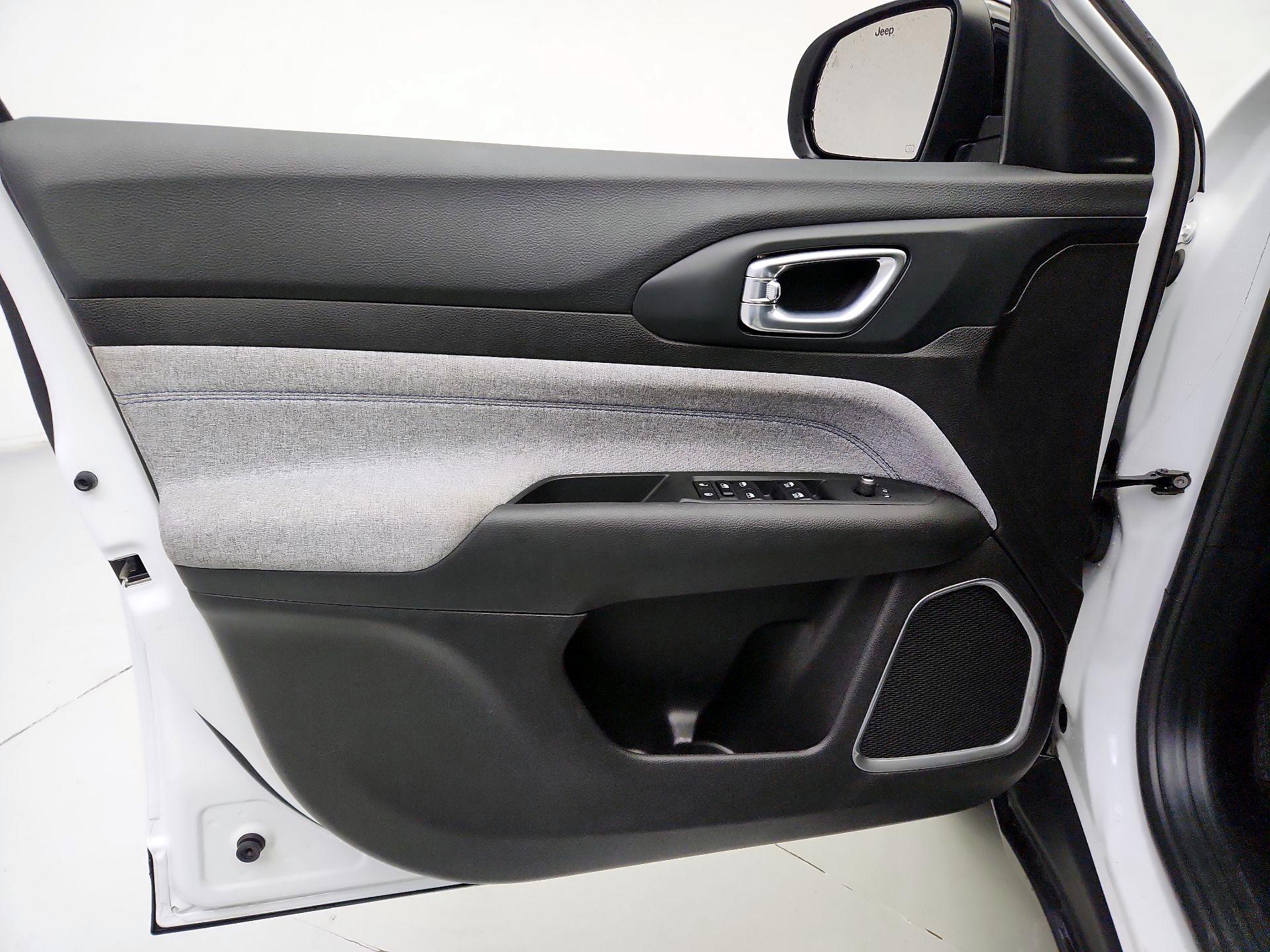 Thumbnail: 2025 Jeep Compass - 12