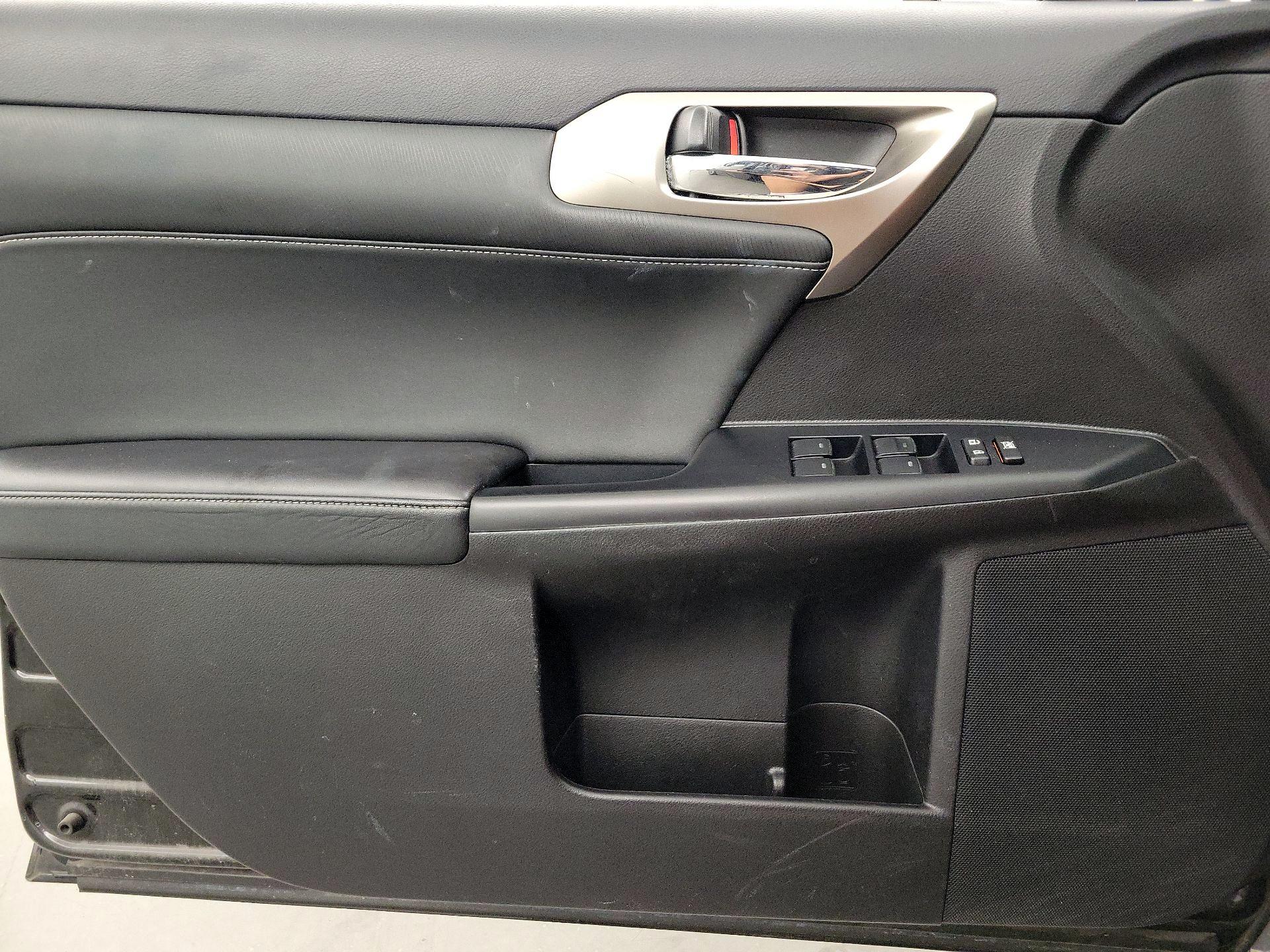 Thumbnail: 2016 Lexus CT - 12
