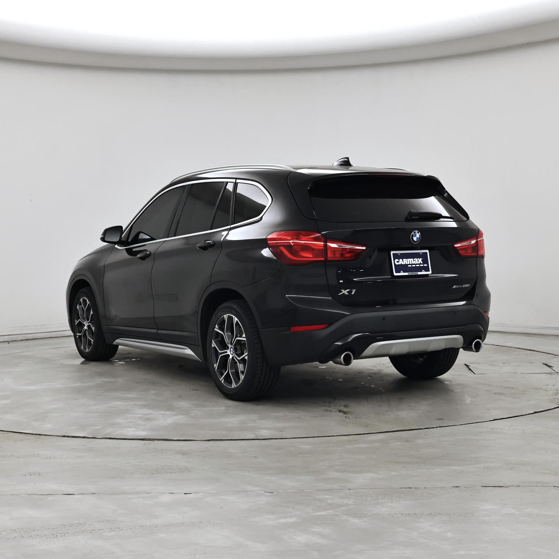 Thumbnail: 2021 BMW X1 - 2