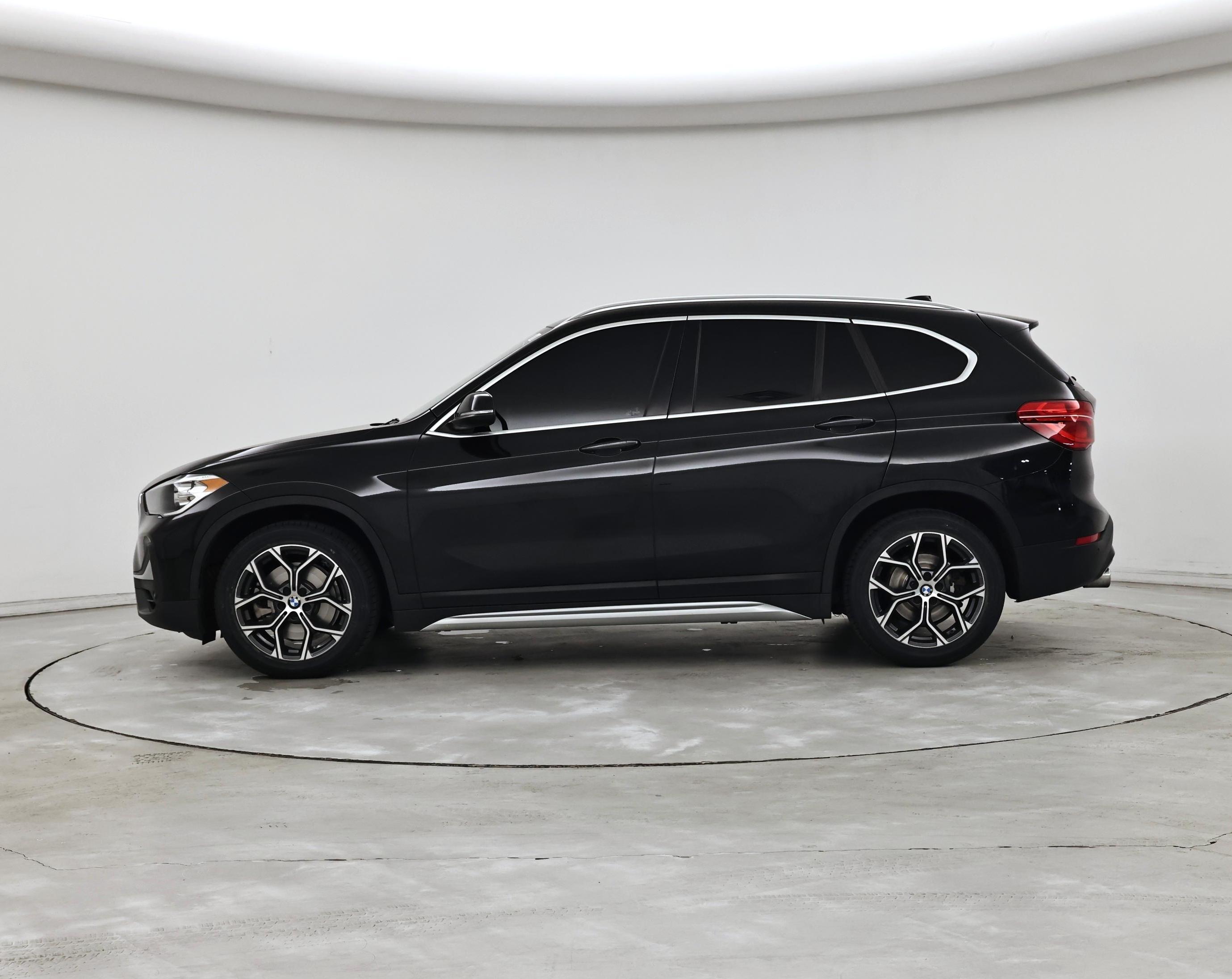 Thumbnail: 2021 BMW X1 - 3