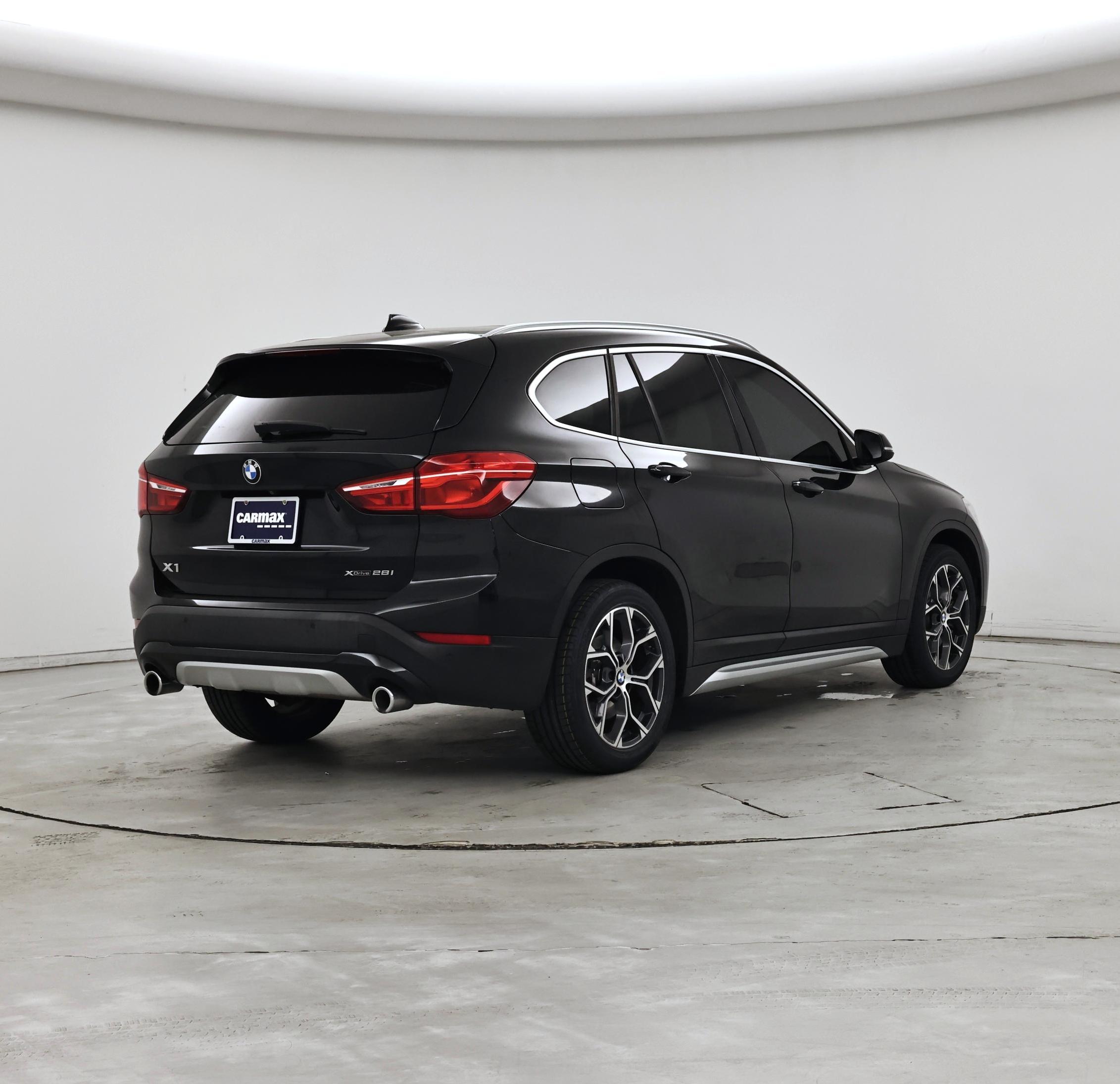 Thumbnail: 2021 BMW X1 - 8