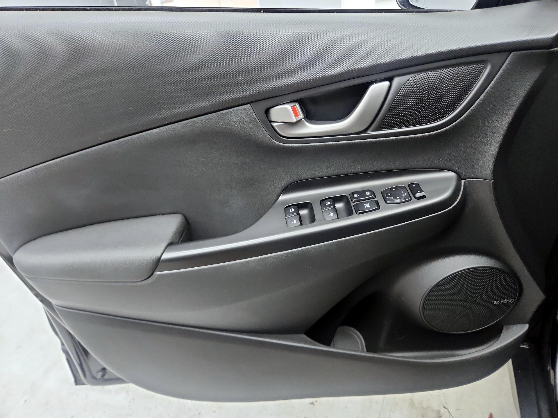 Thumbnail: 2020 Hyundai Kona - 12