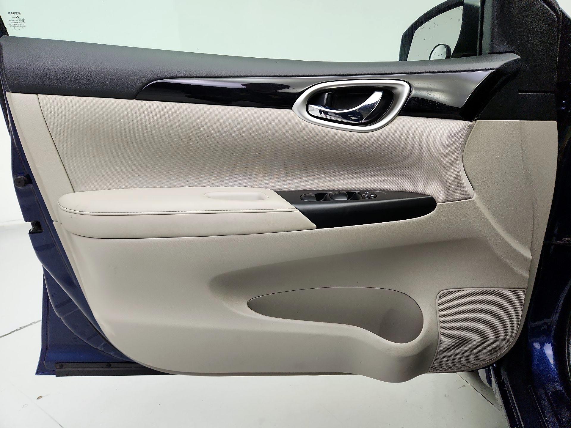 Thumbnail: 2017 Nissan Sentra - 12