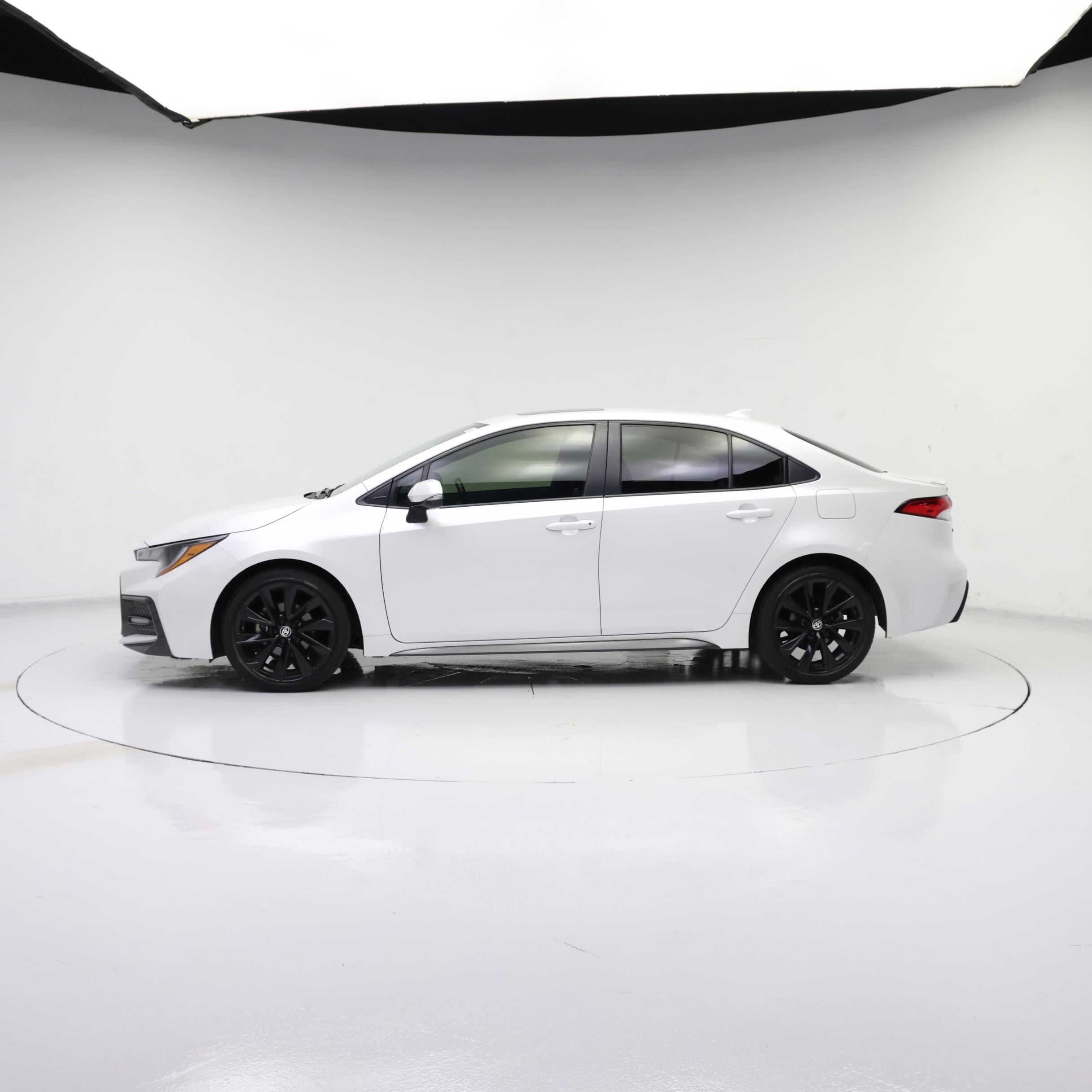 Thumbnail: 2022 Toyota Corolla - 3