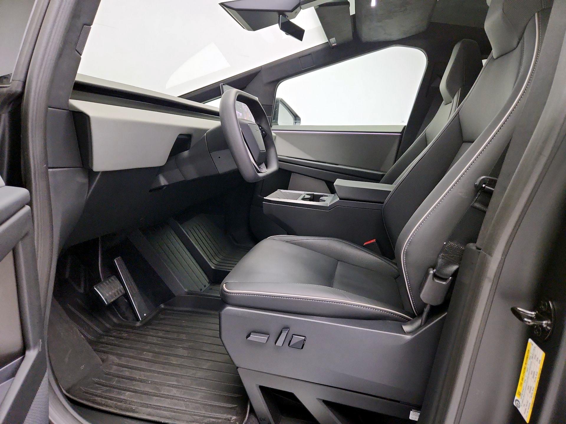 Thumbnail: 2025 Tesla Cybertruck - 11