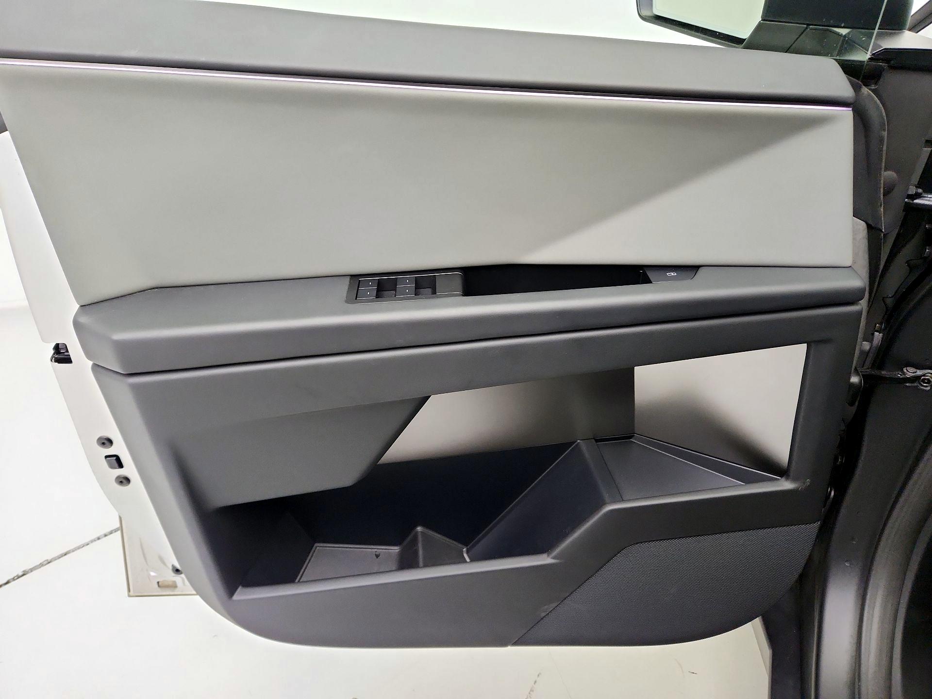 Thumbnail: 2025 Tesla Cybertruck - 12